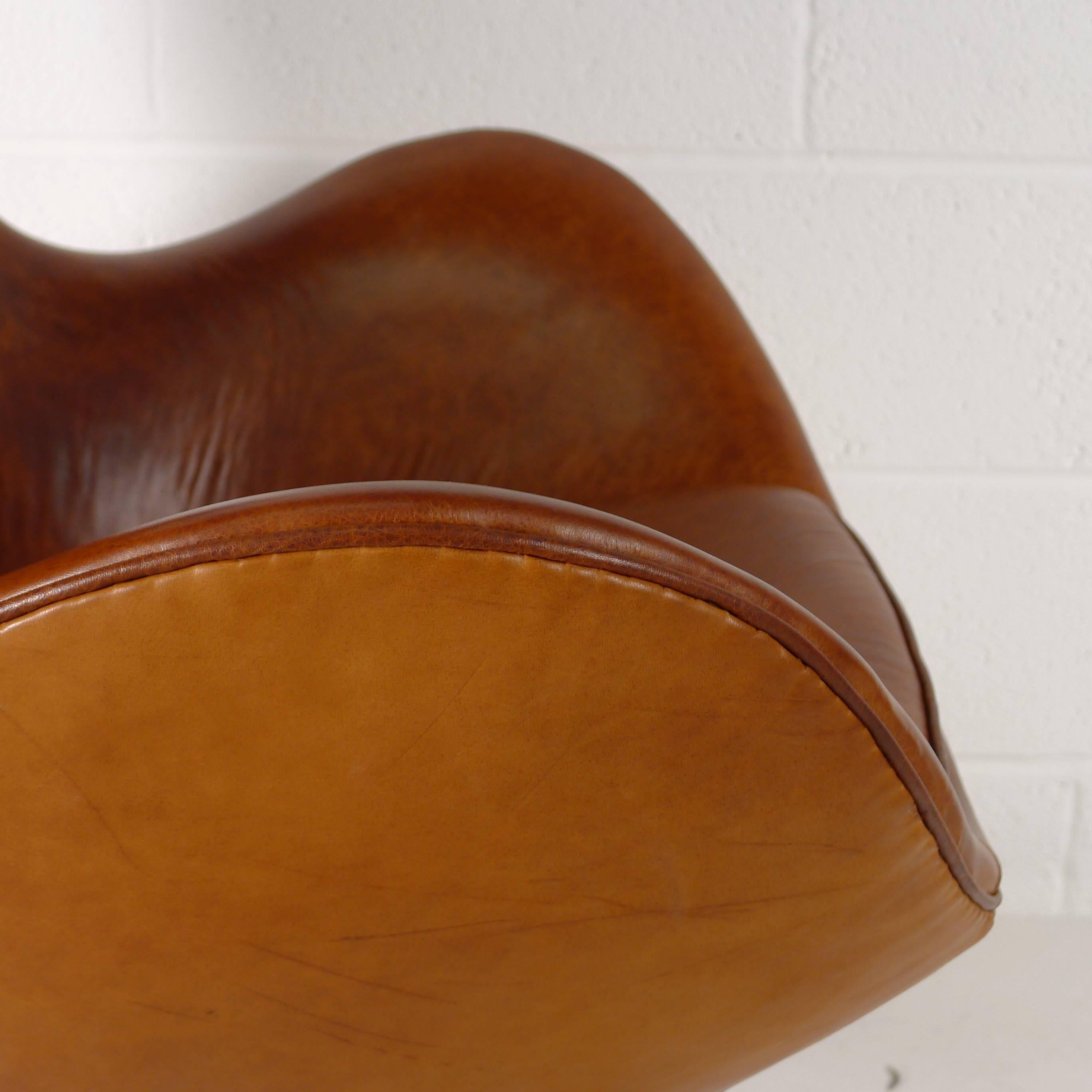 Arne Jacobsen Egg Chair 2