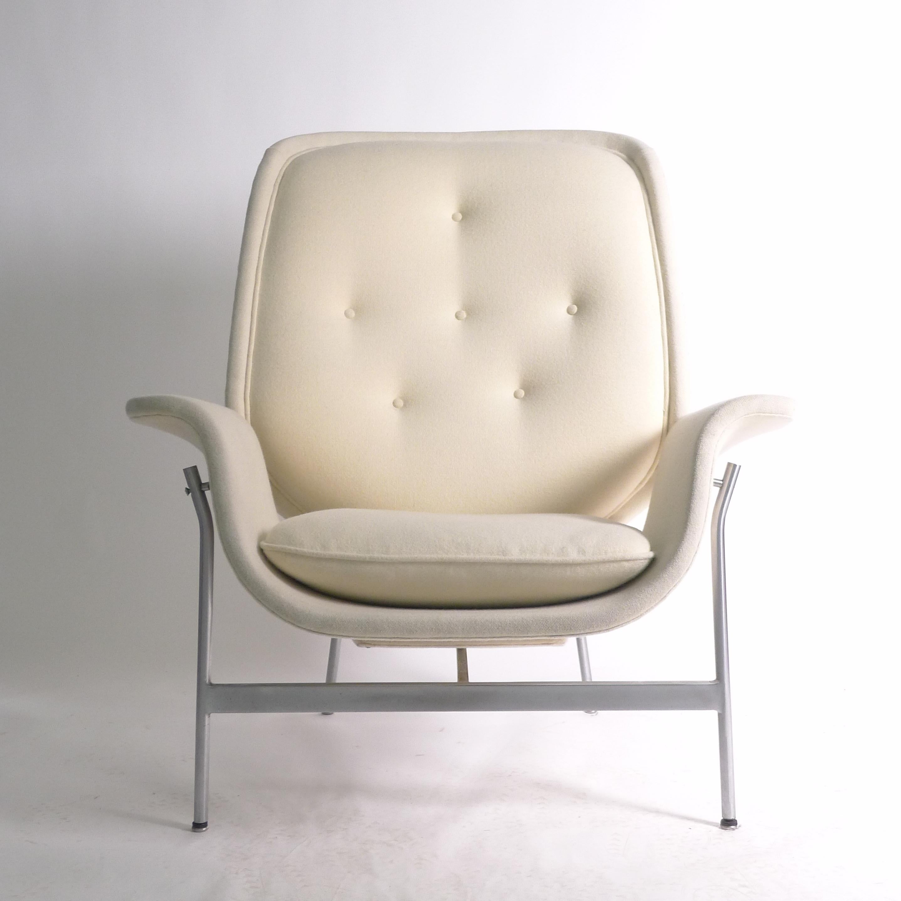 George Nelson (1908-1986)
Chaise longue Kangourou, modèle 5672
conçu en 1956 et fabriqué par Herman Miller, USA

Revêtement blanc sur cadre et pieds en acier, coussin amovible
103 cm de haut, 91 cm de large, 83 cm de profondeur

Chaise extrêmement