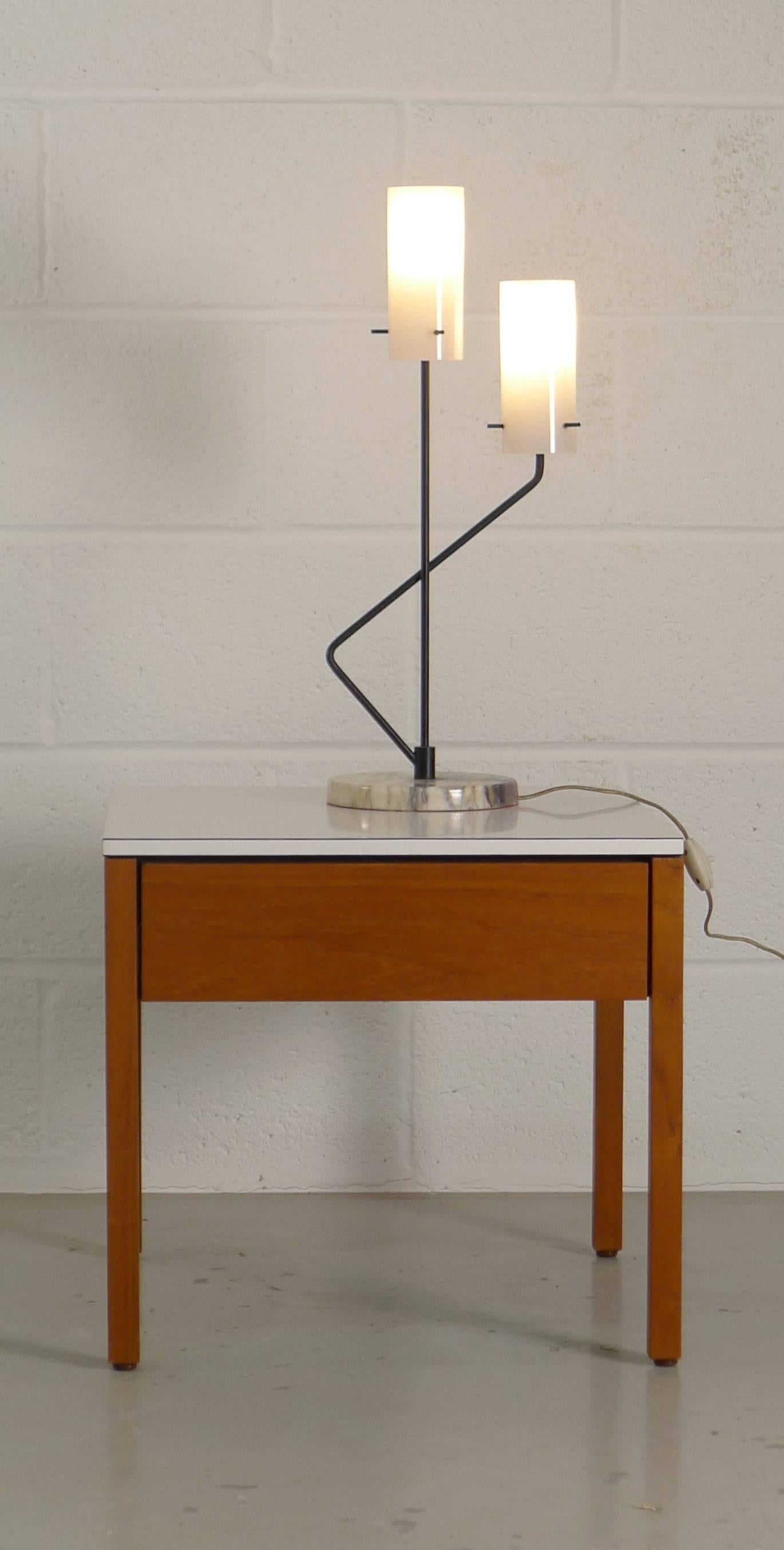 Stilnovo, Italy, desk lamp with marble base, sculpted enamelled metal supports and two glass shades, very elegant table light.