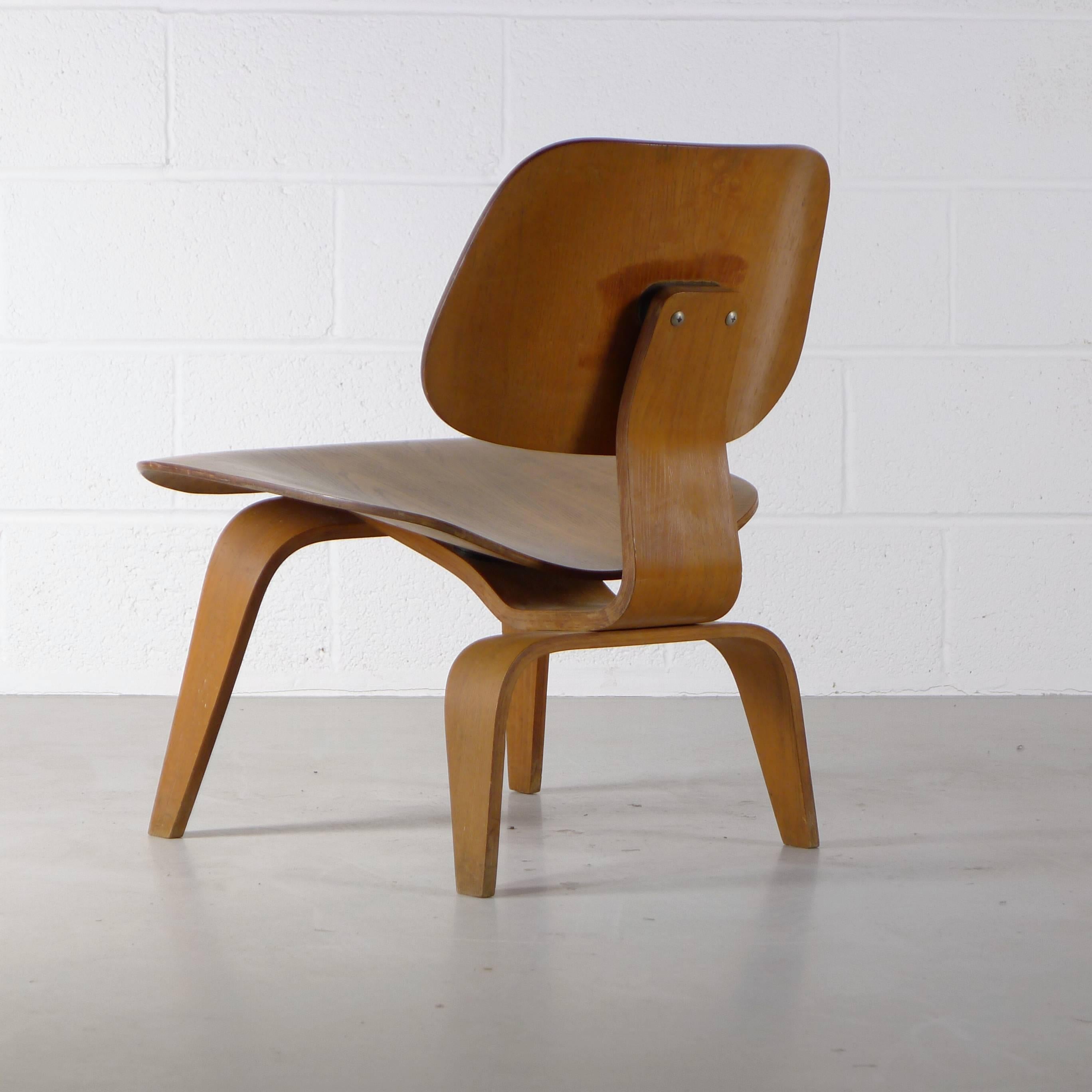 Mid-Century Modern Eames LCW, Labelled, 1947