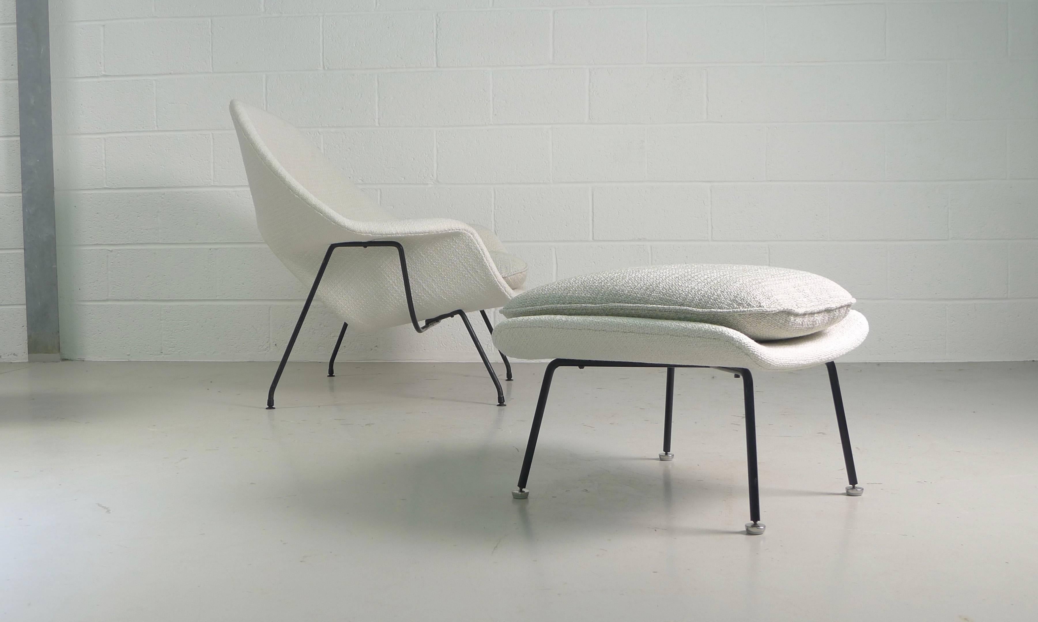Mid-20th Century Eero Saarinen Womb Chair and Ottoman, Knoll Label