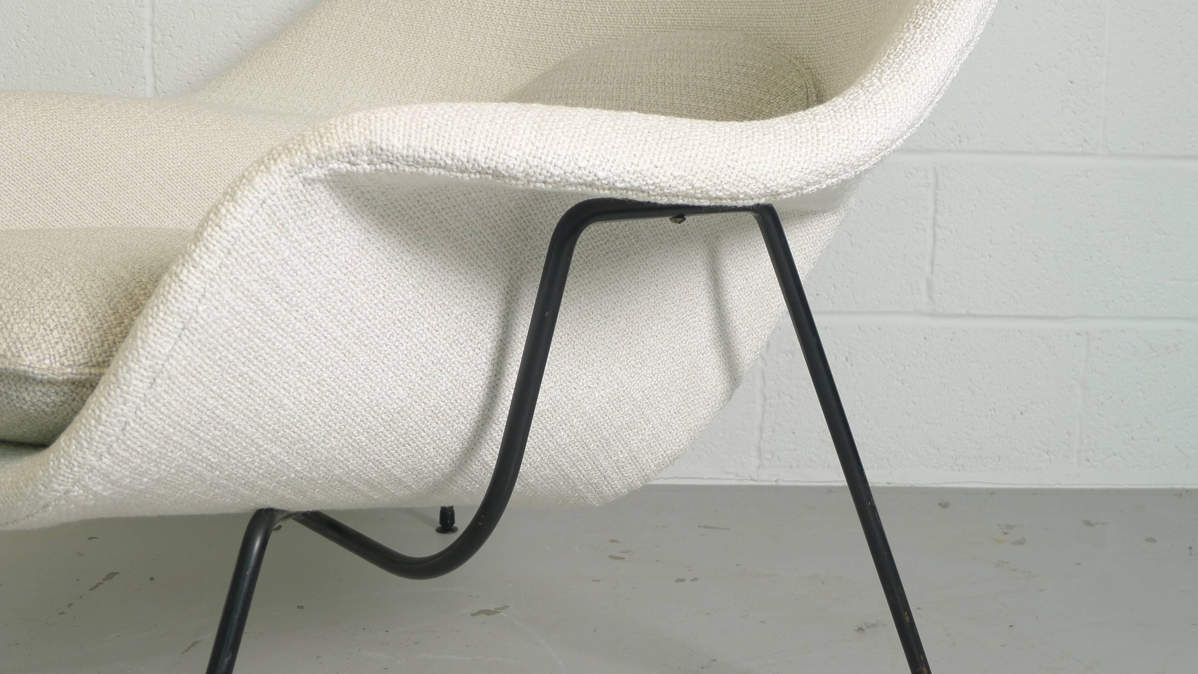 Eero Saarinen Womb Chair and Ottoman, Knoll Label 3