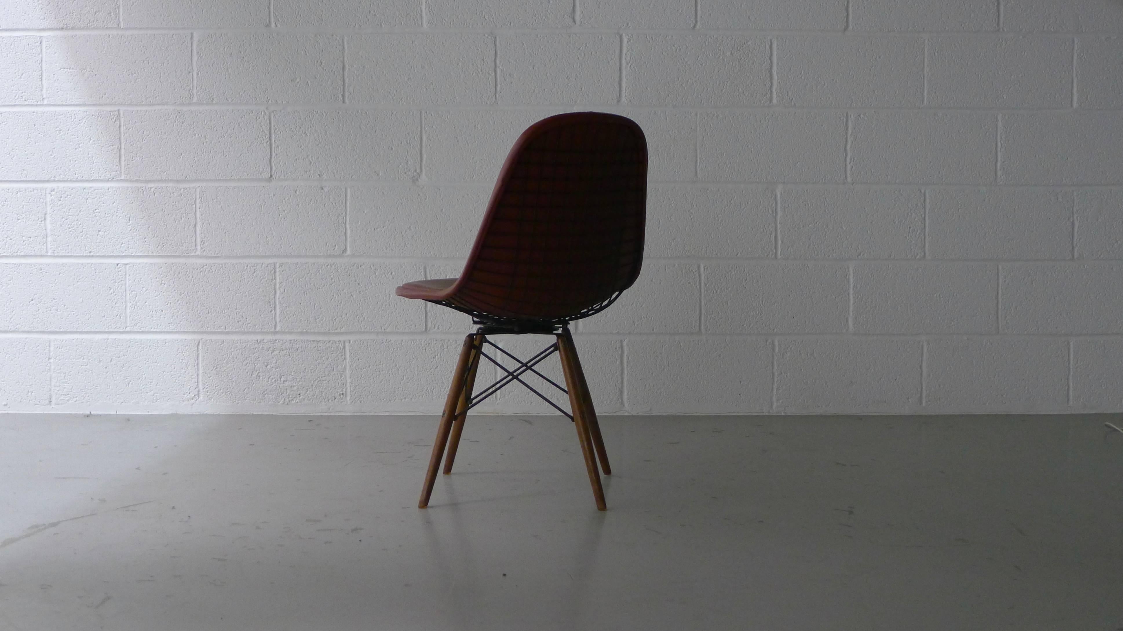 American Charles & Ray Eames Swivel Dowel Legged Chair; Dkw-1 , Vintage Herman Miller