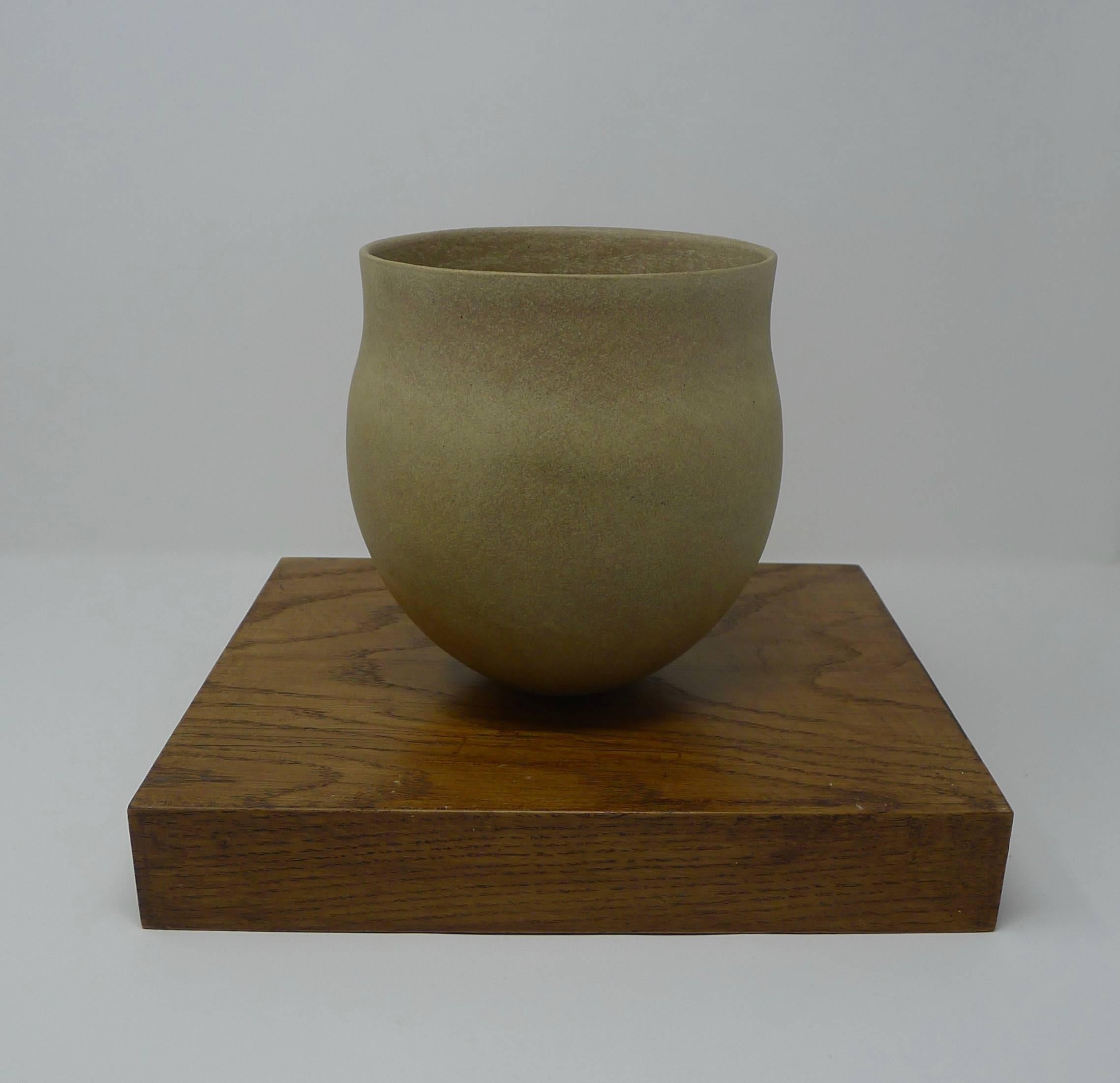 English Jennifer Lee Stoneware Pot, circa 1987, England