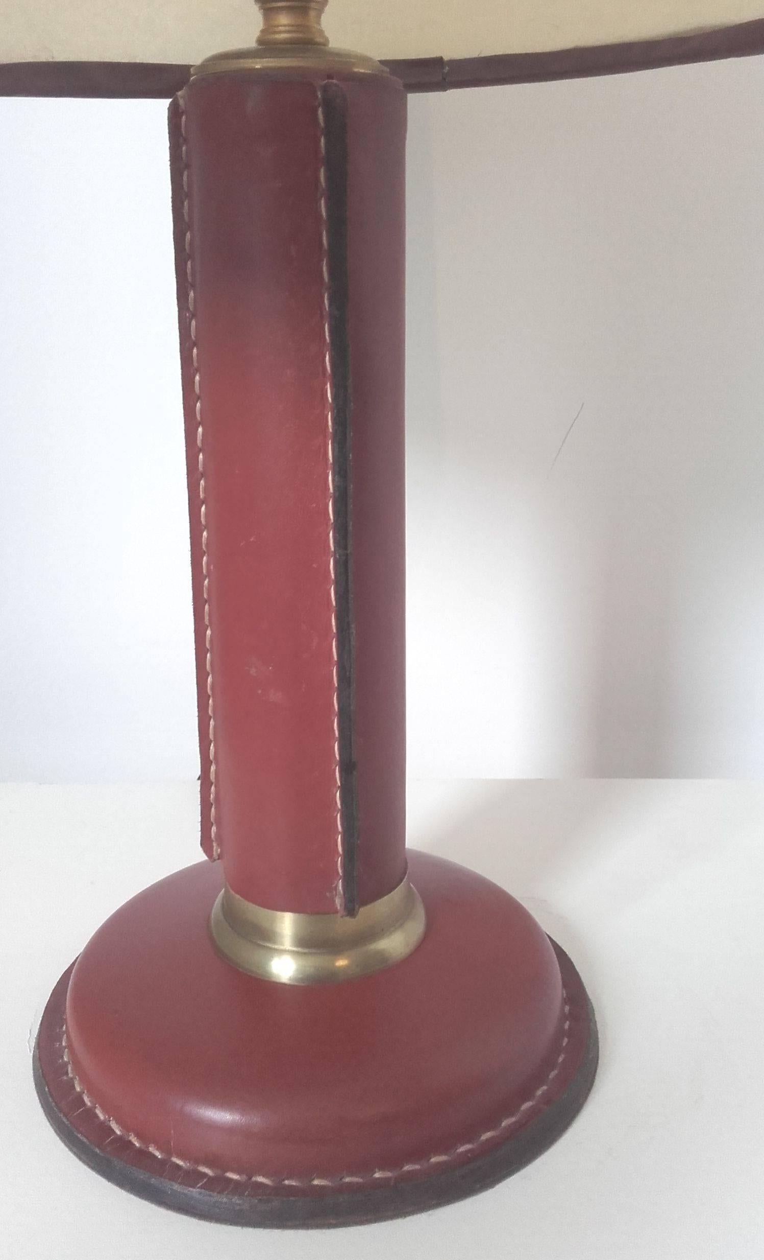 Stitched Tan Leather Lamp In Excellent Condition For Sale In New York, NY