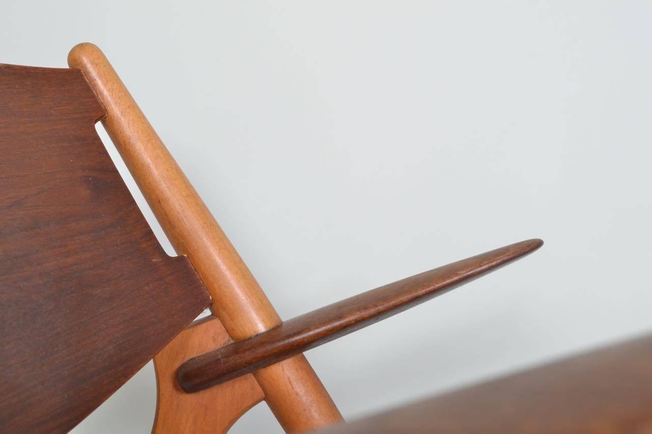 Oak Hans Wegner Sawbuck Chair. Denmark, c.1951 For Sale