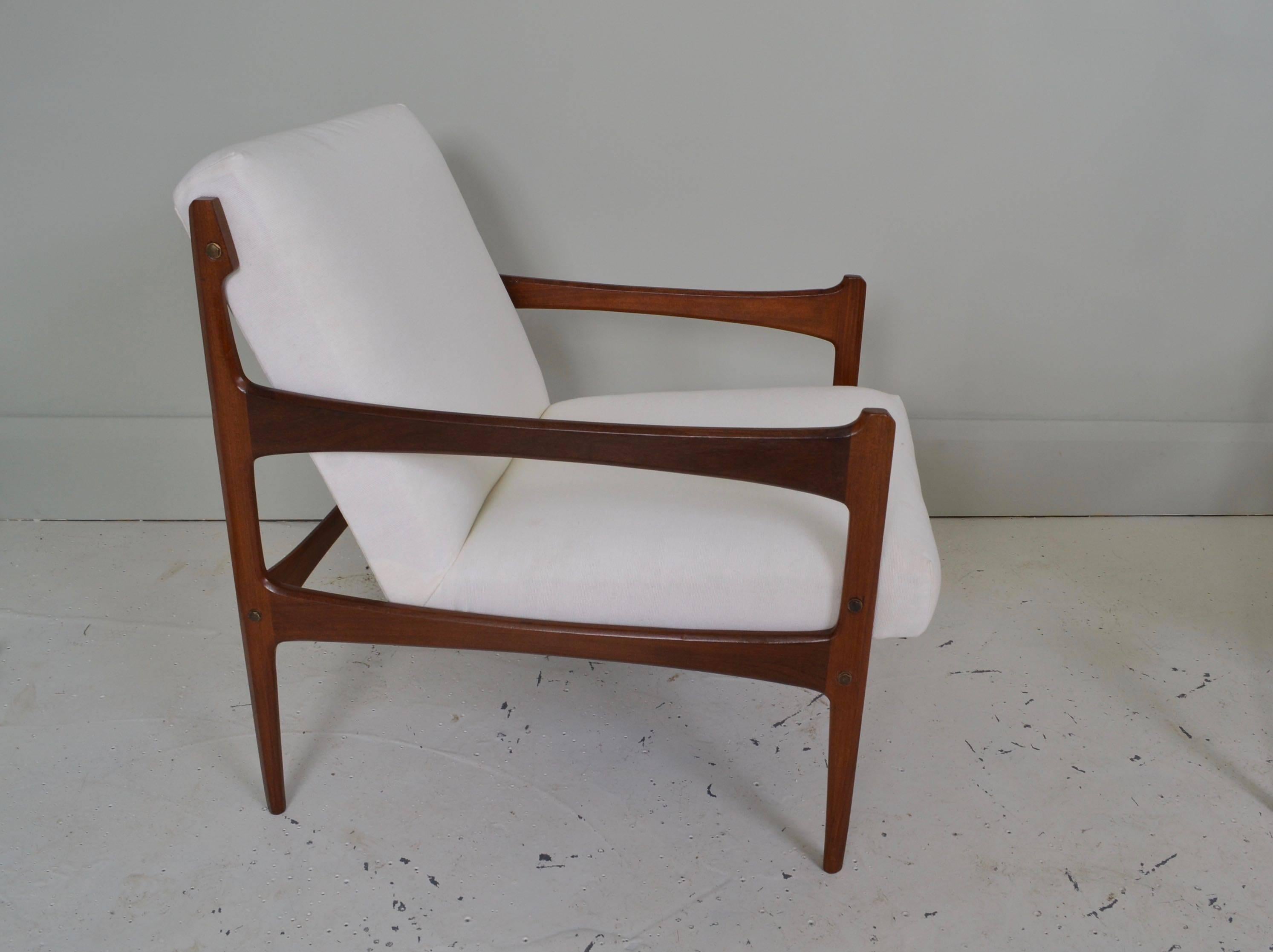 Architectural Pair of Armchairs, Italy, circa 1950 For Sale 1