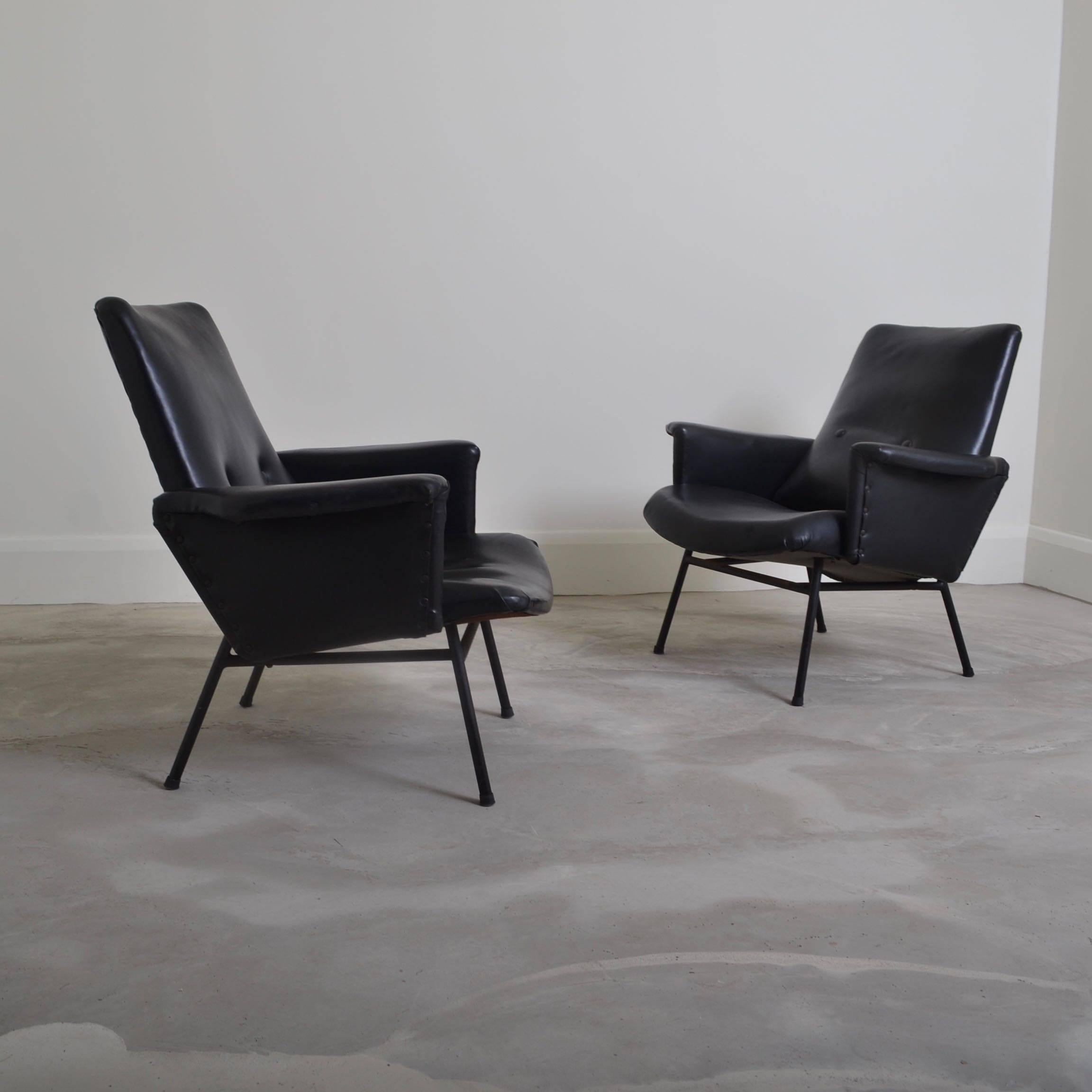 Mid-20th Century Pair of Pierre Guariche SK660 Armchairs, France, circa 1955