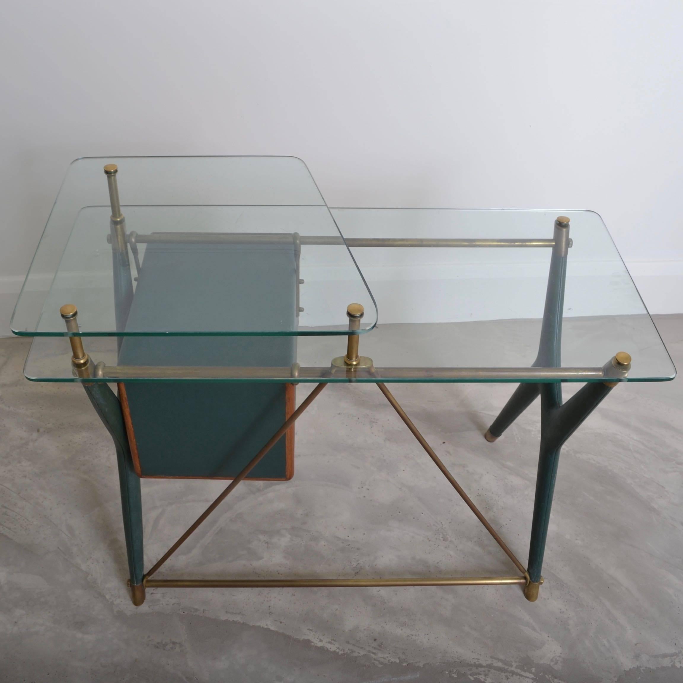 Desk Designed by Silvio Berrone, Italy, circa 1955 In Good Condition In Wargrave, Berkshire