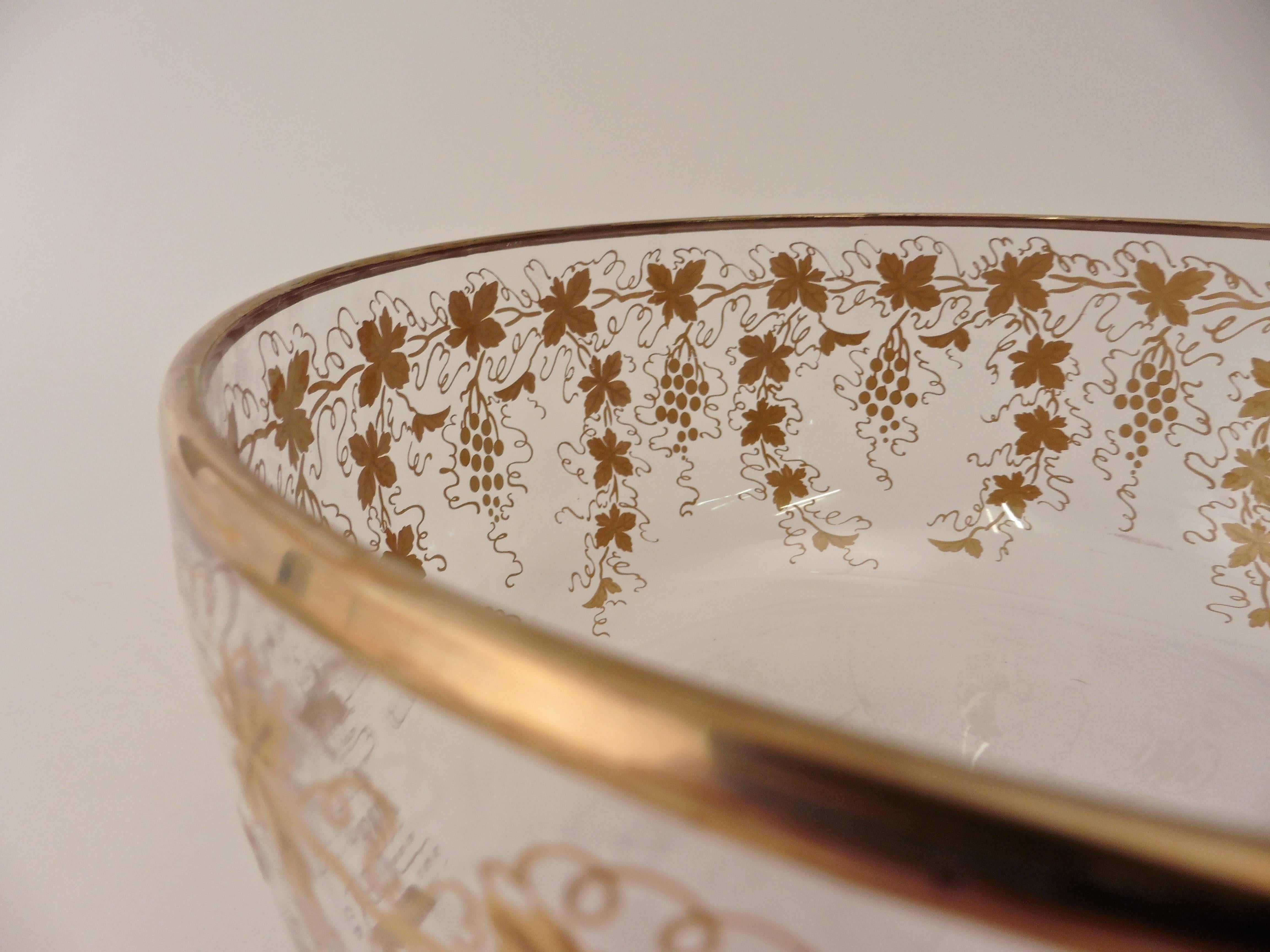Early 20th Century Pair of English Crystal Glass Bowls with Gilt Decoration c.1910
