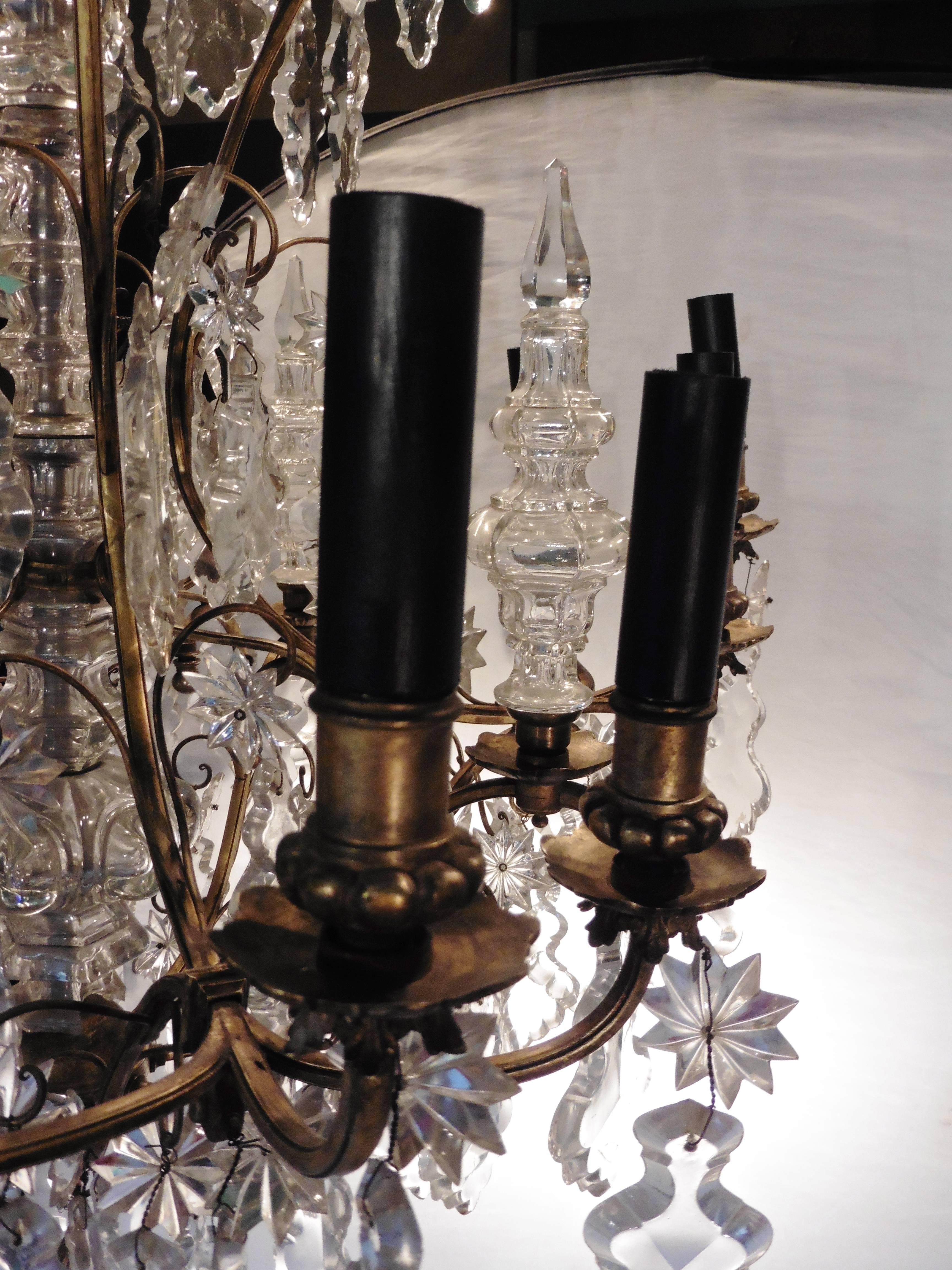 French Louis Philippe Twelve-Arm Gilt Bronze and Crystal Chandelier, circa 1850 4