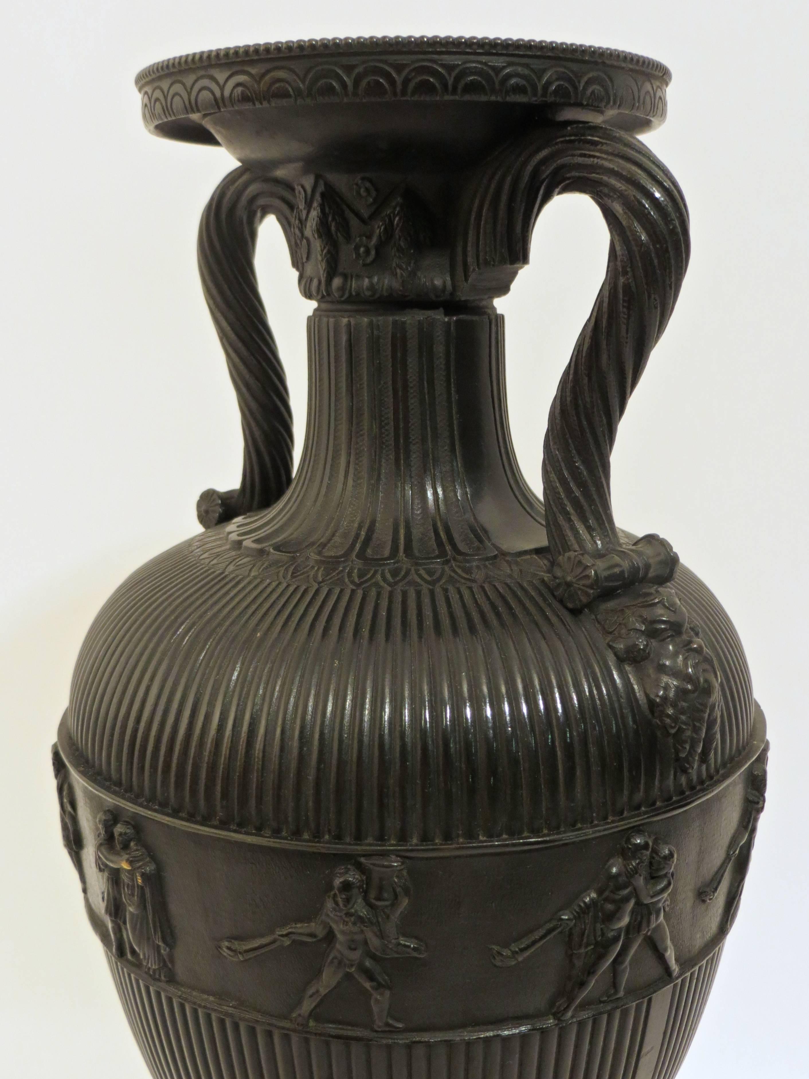 Pair of French Bronze Amphora Shaped Urns, circa 1900 In Good Condition For Sale In London, GB