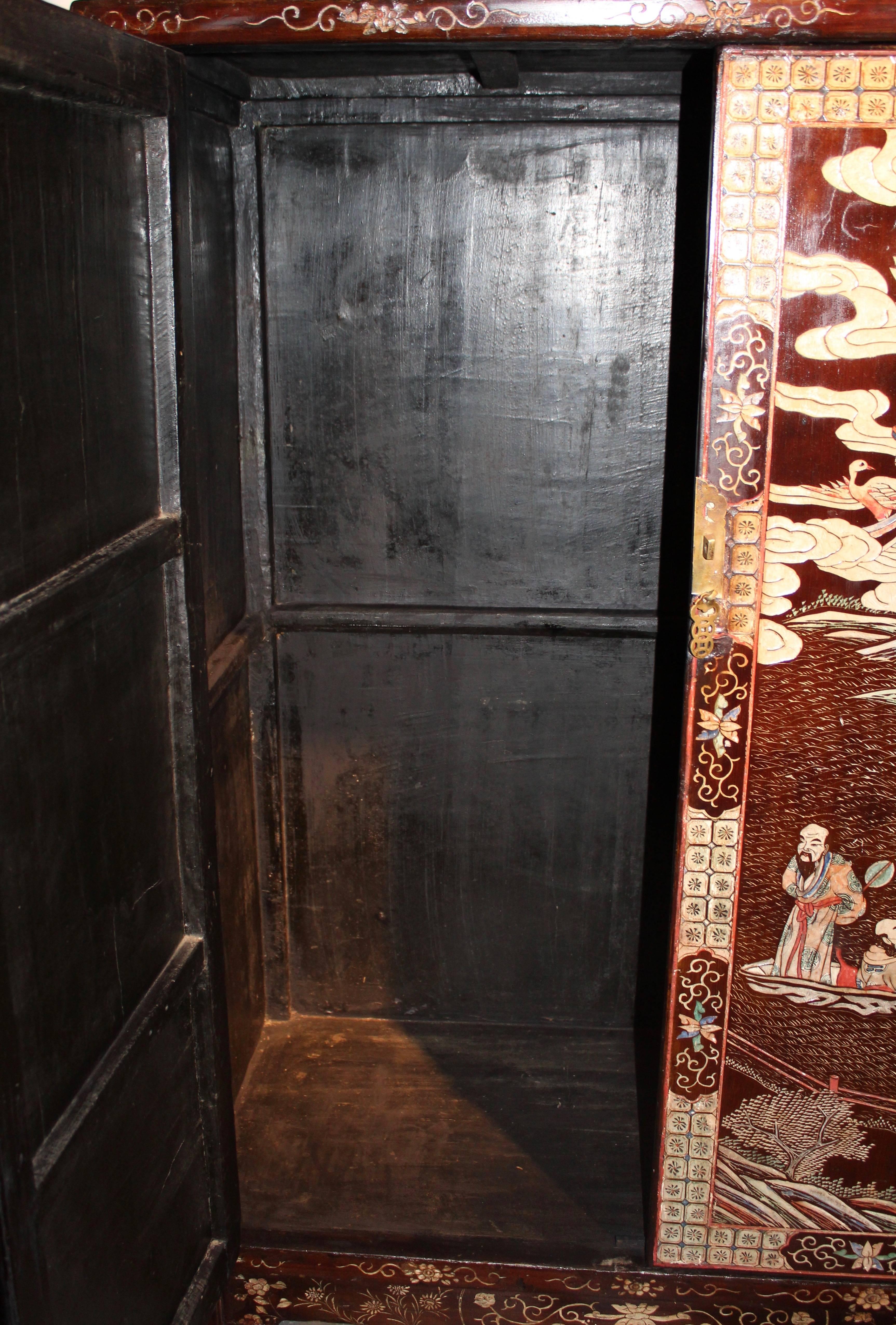 Chinese 19th Century Coromandel Two-Door Cupboard In Good Condition In London, GB