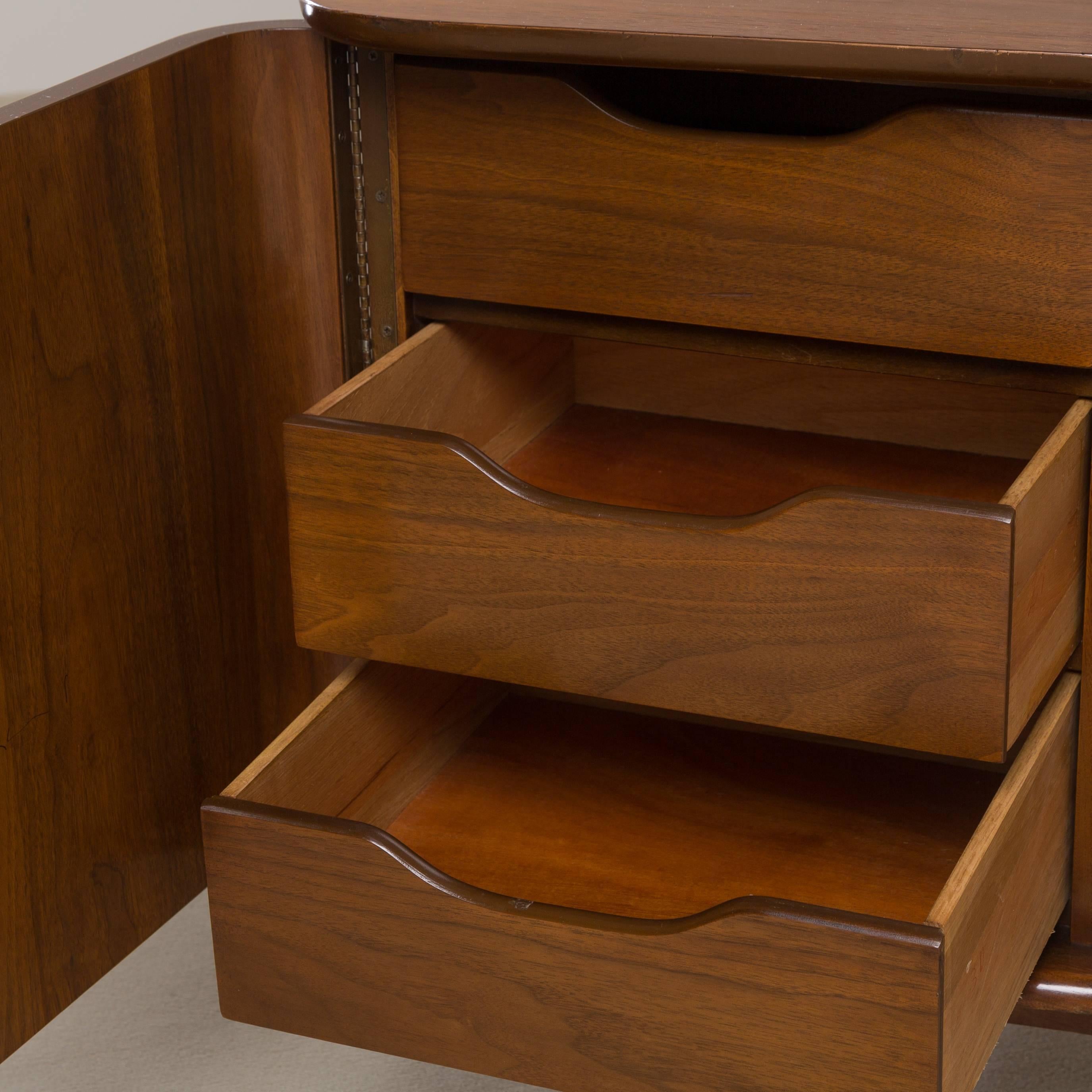 Mid-20th Century American Mid-Century Modern Walnut Cabinet, 1960s For Sale