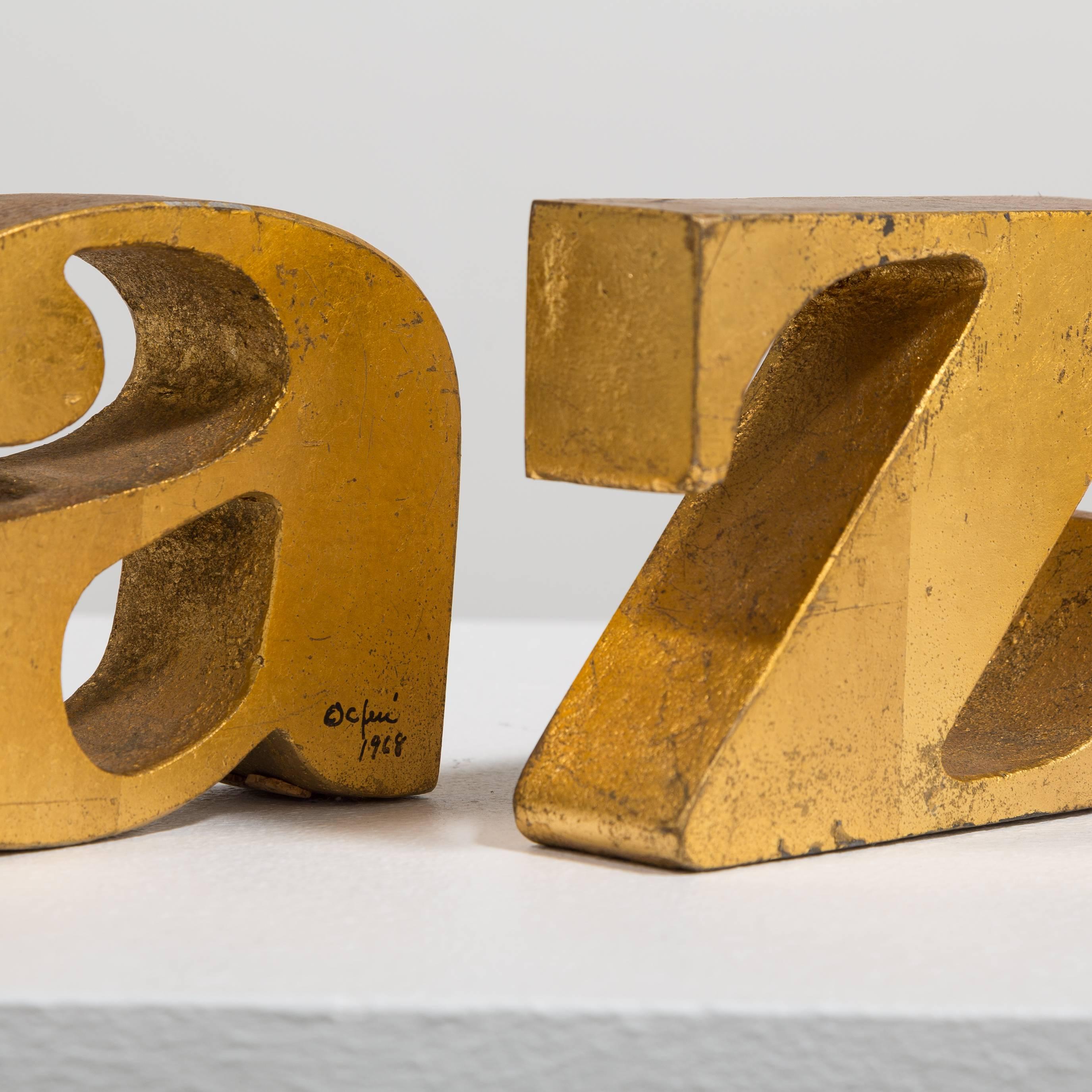 Rare Pair of A-Z Gilded Bookends by Curtis Jere, Signed 1968 In Good Condition For Sale In London, GB