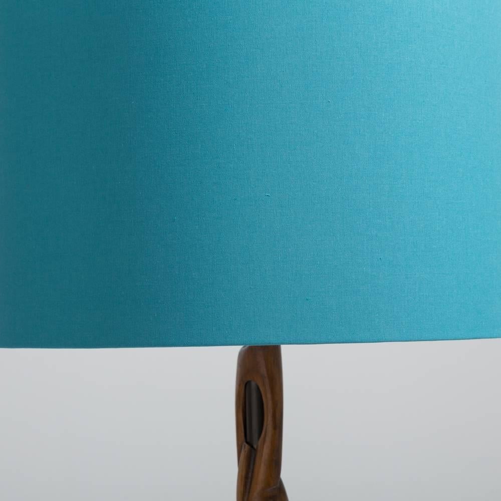 Single Sculptural Wood and Brass Table Lamp, 1970s In Good Condition For Sale In London, GB