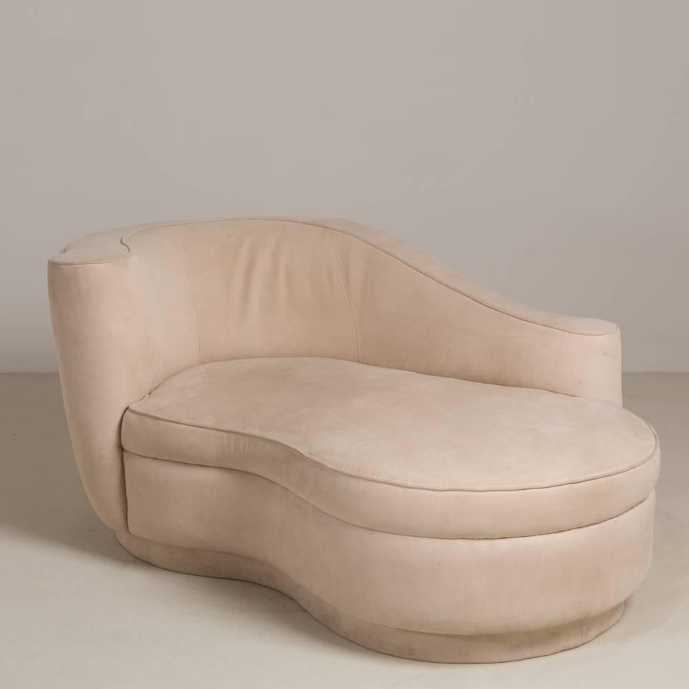 A Nautilus chaise longue, 1980s, in the style of Vladimir Kagan. Original fabric.