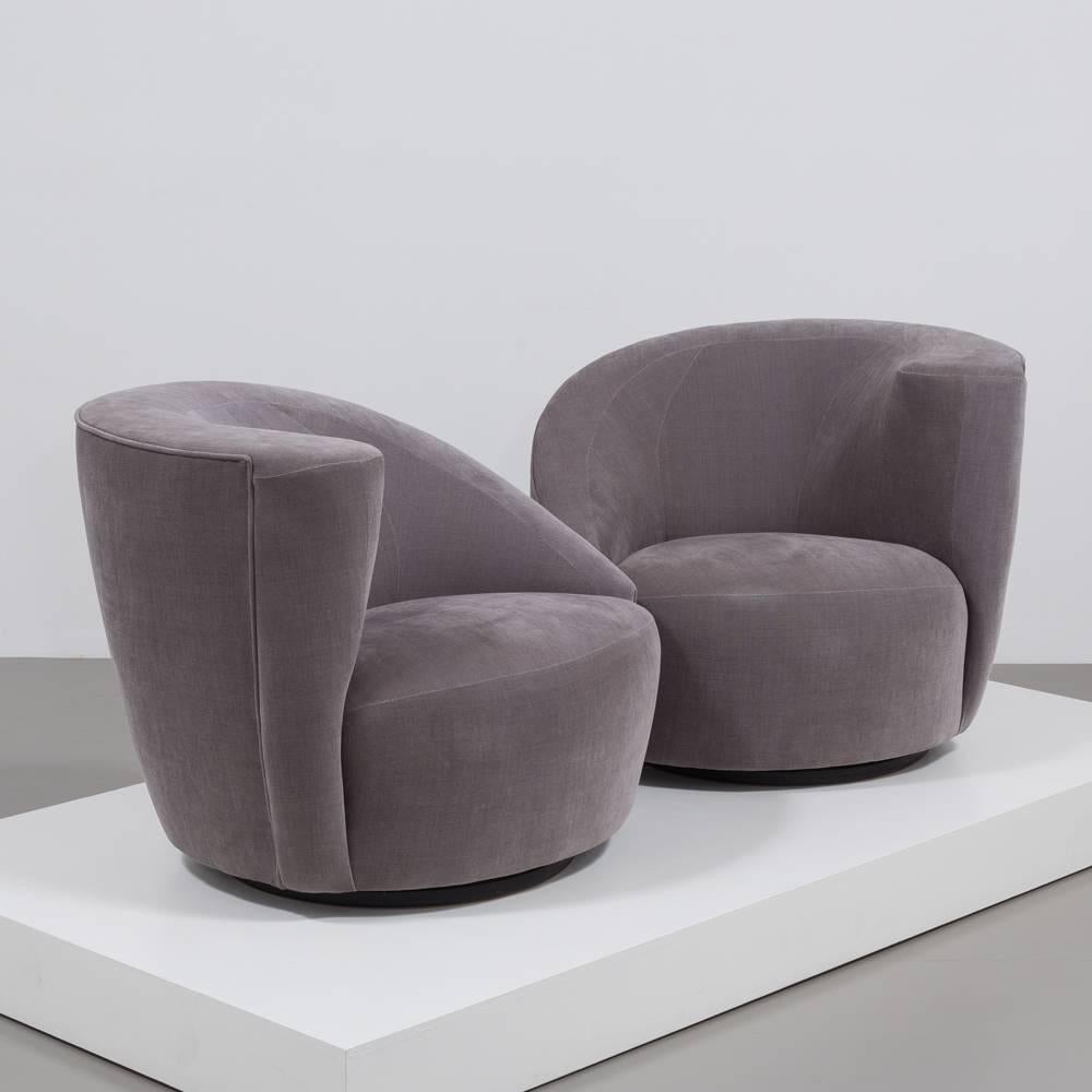 Pair of Vladimir Kagan Designed Nautilus Swivel Chairs, 1990s In Excellent Condition In London, GB