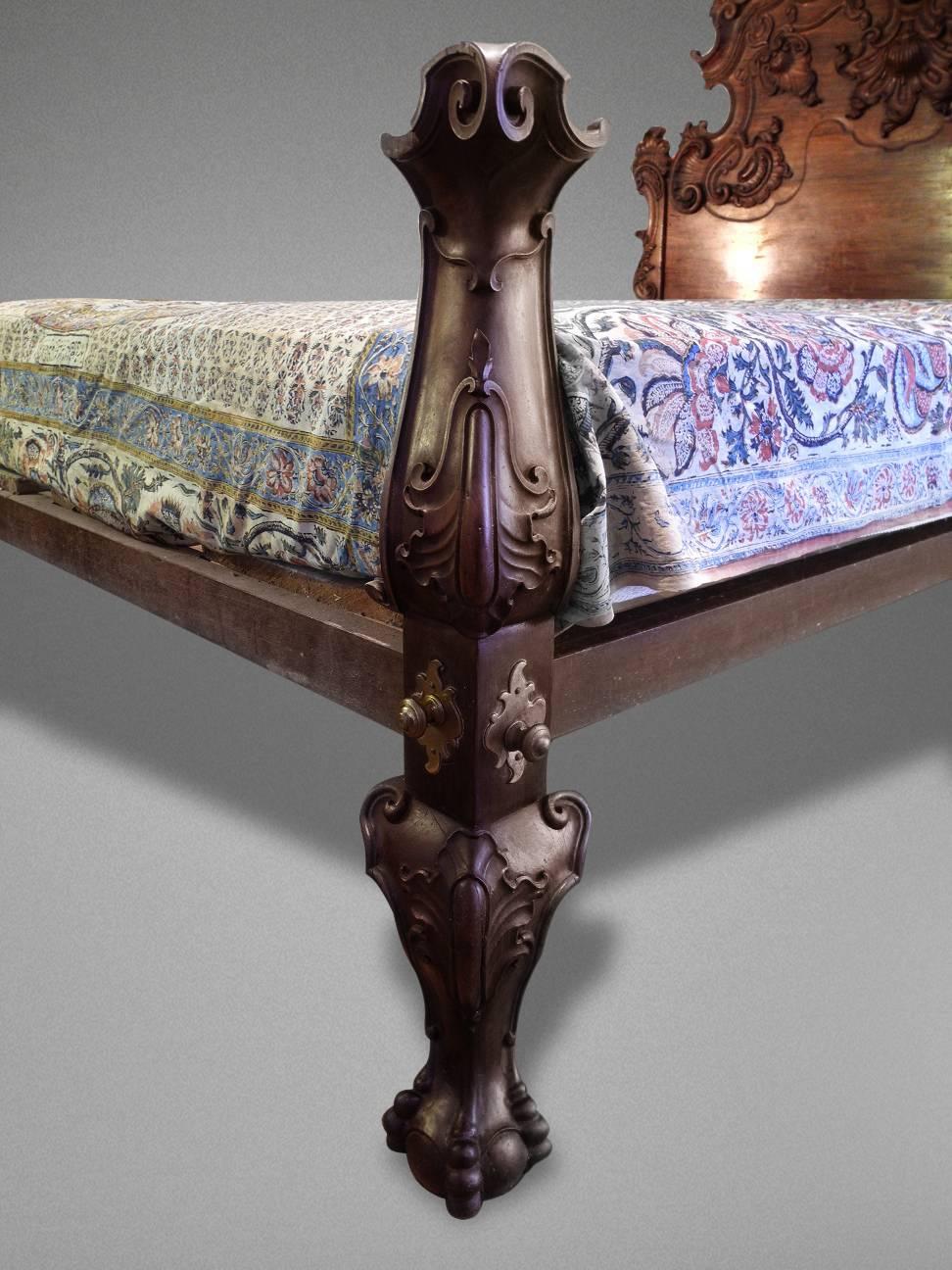 Carved Rare Mid-18th Century Indo Portuguesse Bed For Sale