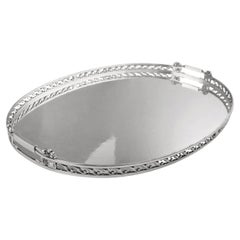 Bandeja poco común de plata de ley de Georg Jensen, n.º 377B, diseñada por Johan Rohde, 1918