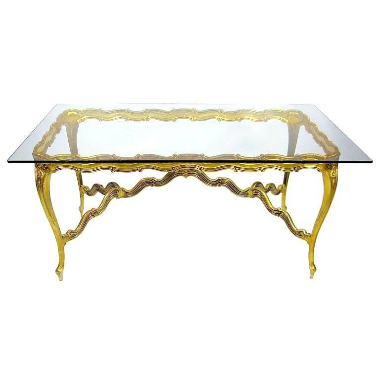 Table de salle à manger Louis XV en aluminium doré et verre en vente