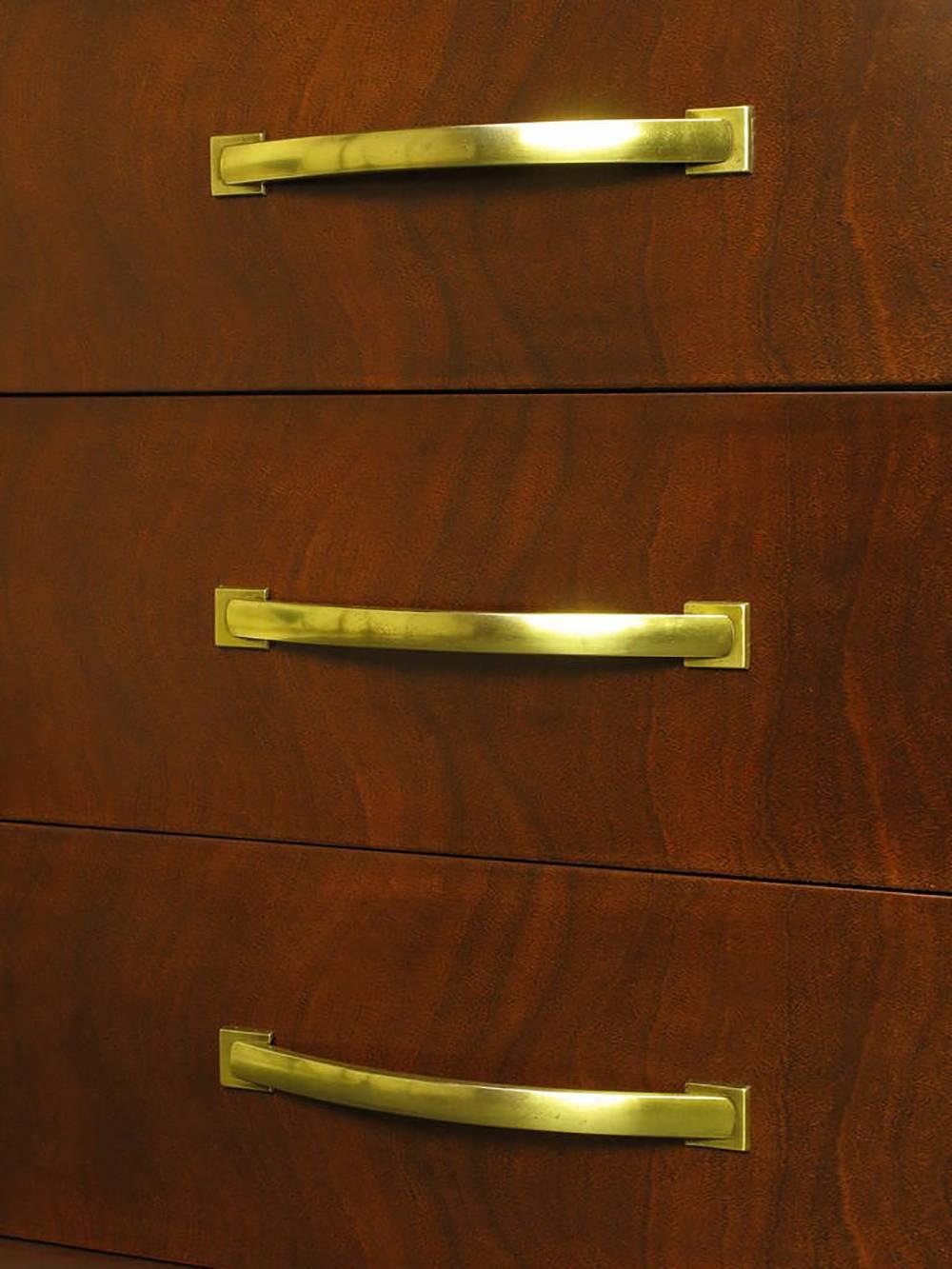 Commode moderne Widdicomb à trois tiroirs en acajou figuré d'origine Excellent état - En vente à Chicago, IL