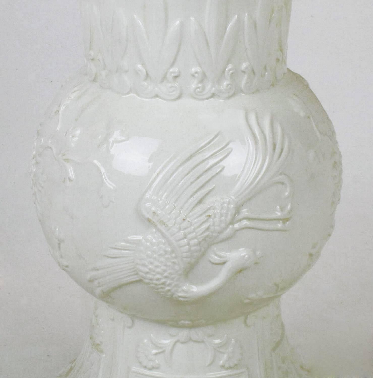 Ein Paar weiße Frederick Cooper-Porzellan-Tischlampen im Angebot 2