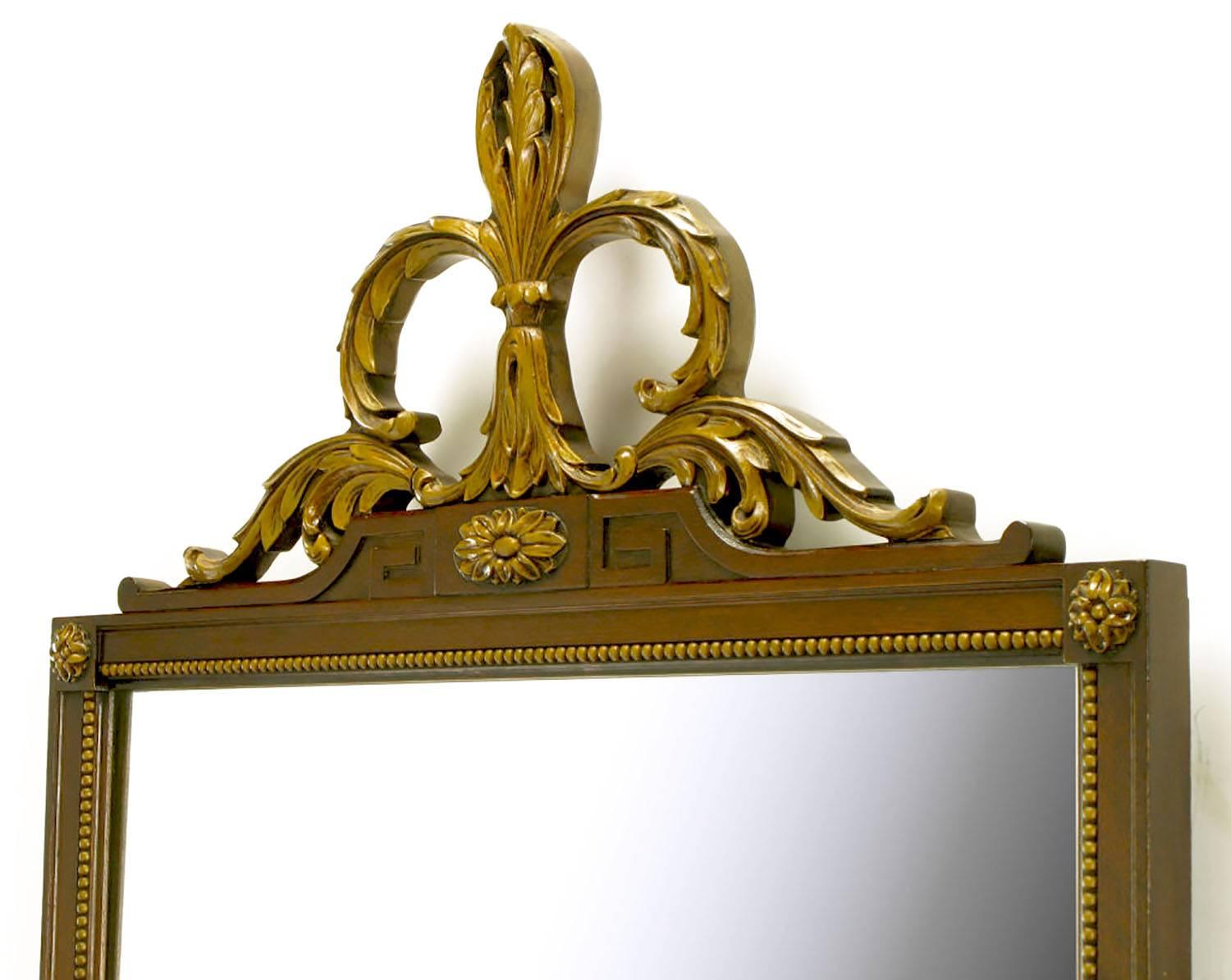 20th Century Carved and Parcel Giltwood Italian Neoclassical Style Mirror For Sale