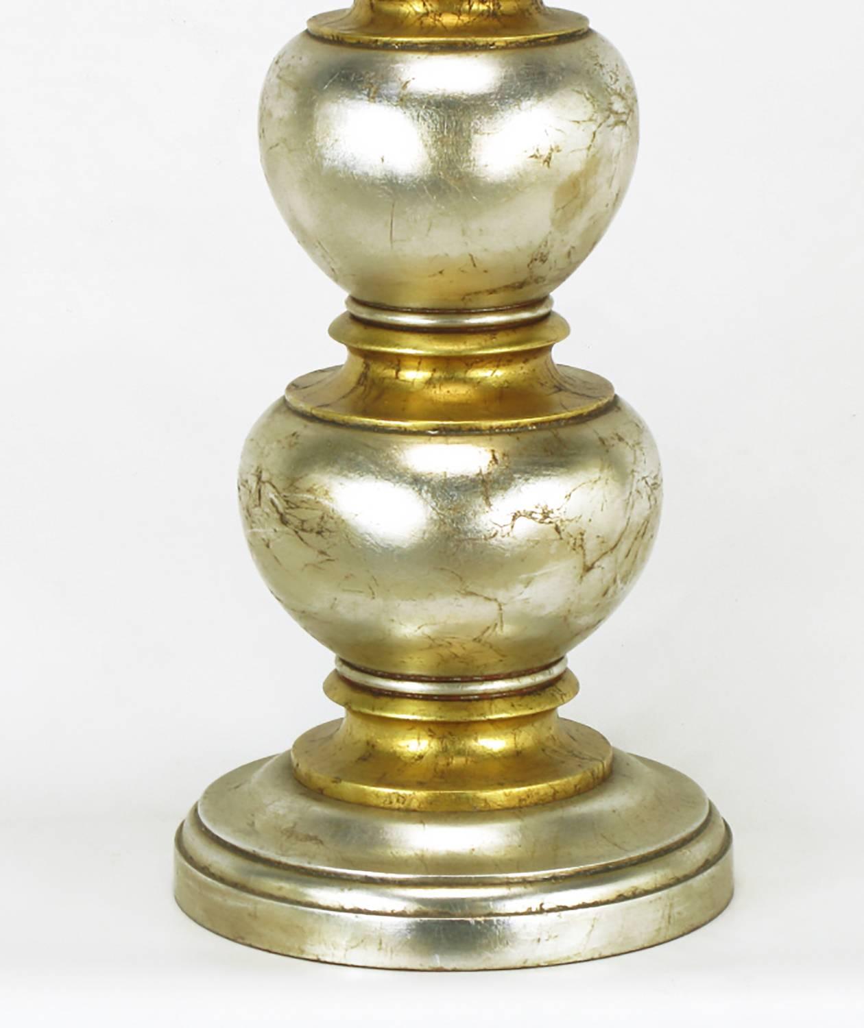 Milieu du XXe siècle Lampe de bureau à boule empilée Frederick Cooper en argent et feuilles d'or en vente