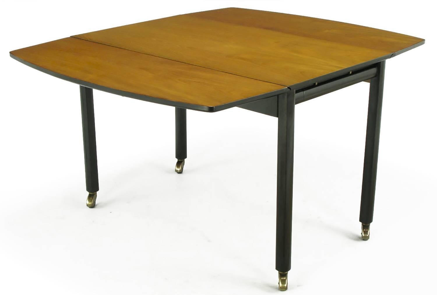 Baker New World Collection Dropleaf Dining Table In Good Condition In Chicago, IL