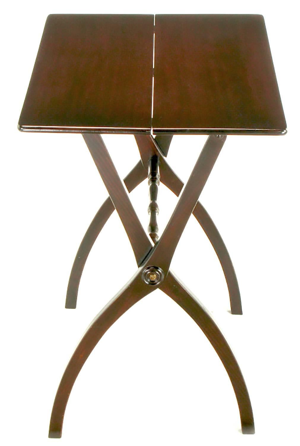 Klappbarer Coach-Tisch aus Mahagoni des 19. Jahrhunderts (amerikanisch) im Angebot
