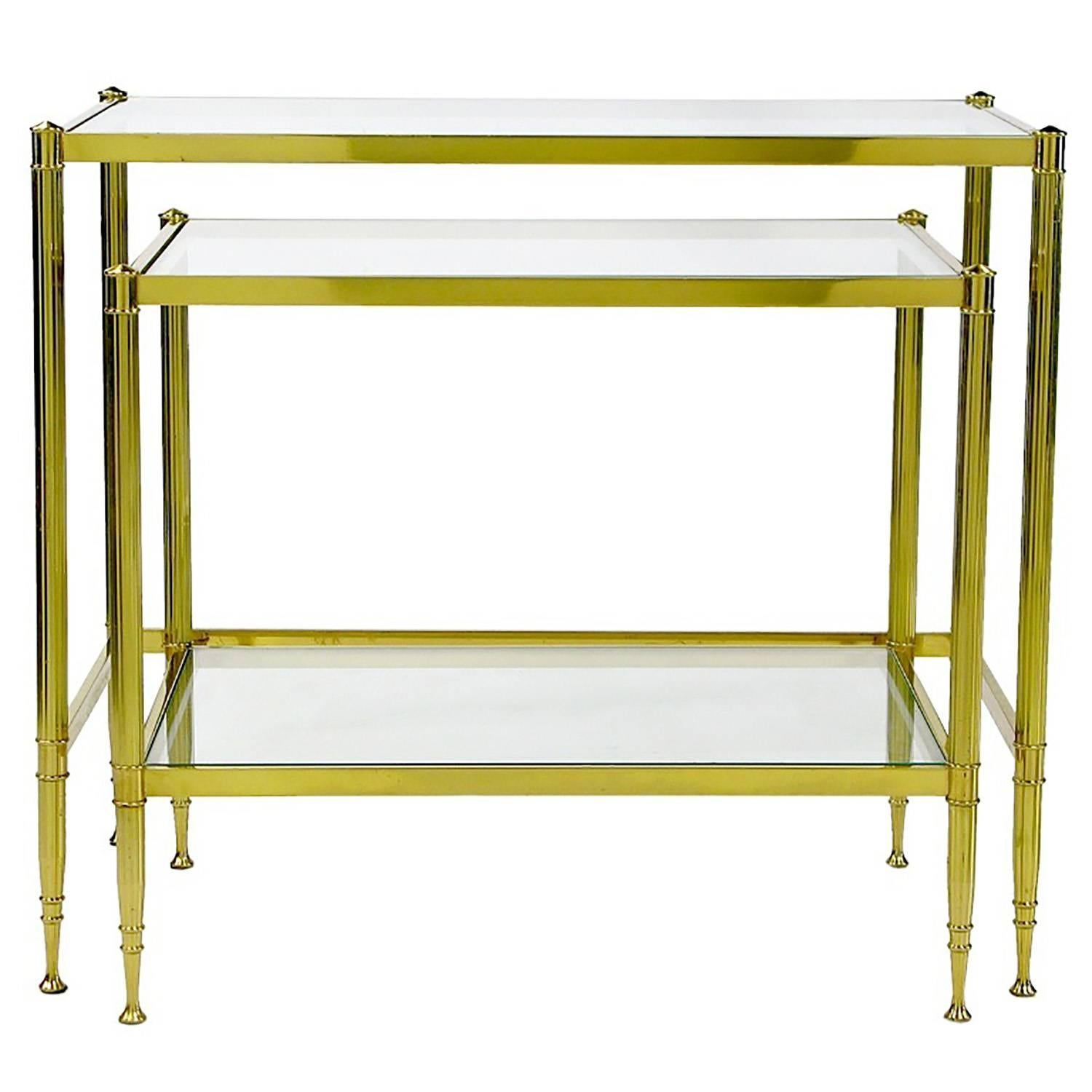 Moderne italienische Beistelltische aus Messing und Glas aus Messing im Angebot