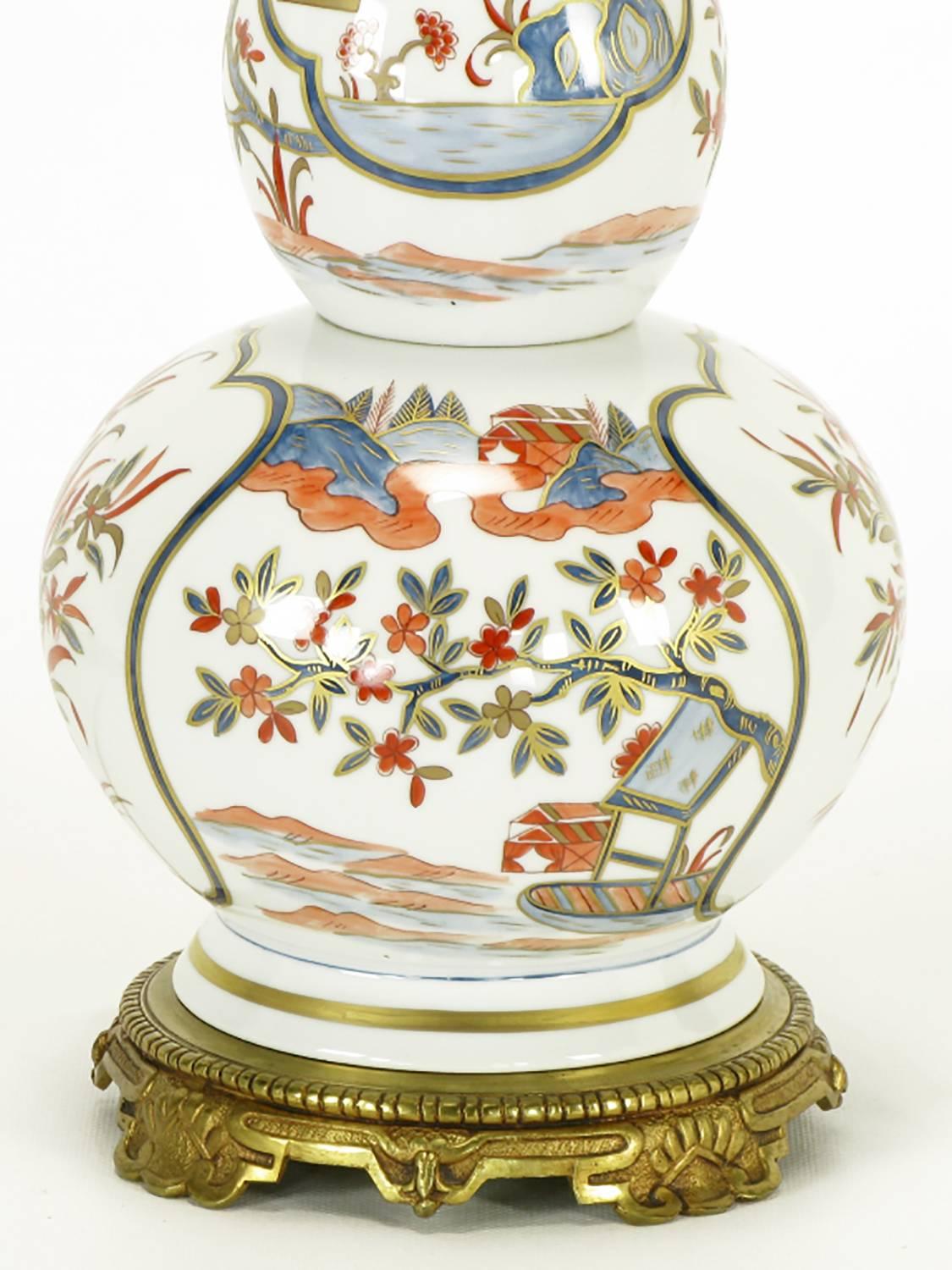 Mid-20th Century Hand-Painted French Porcelain Chinoiserie Table Lamp For Sale