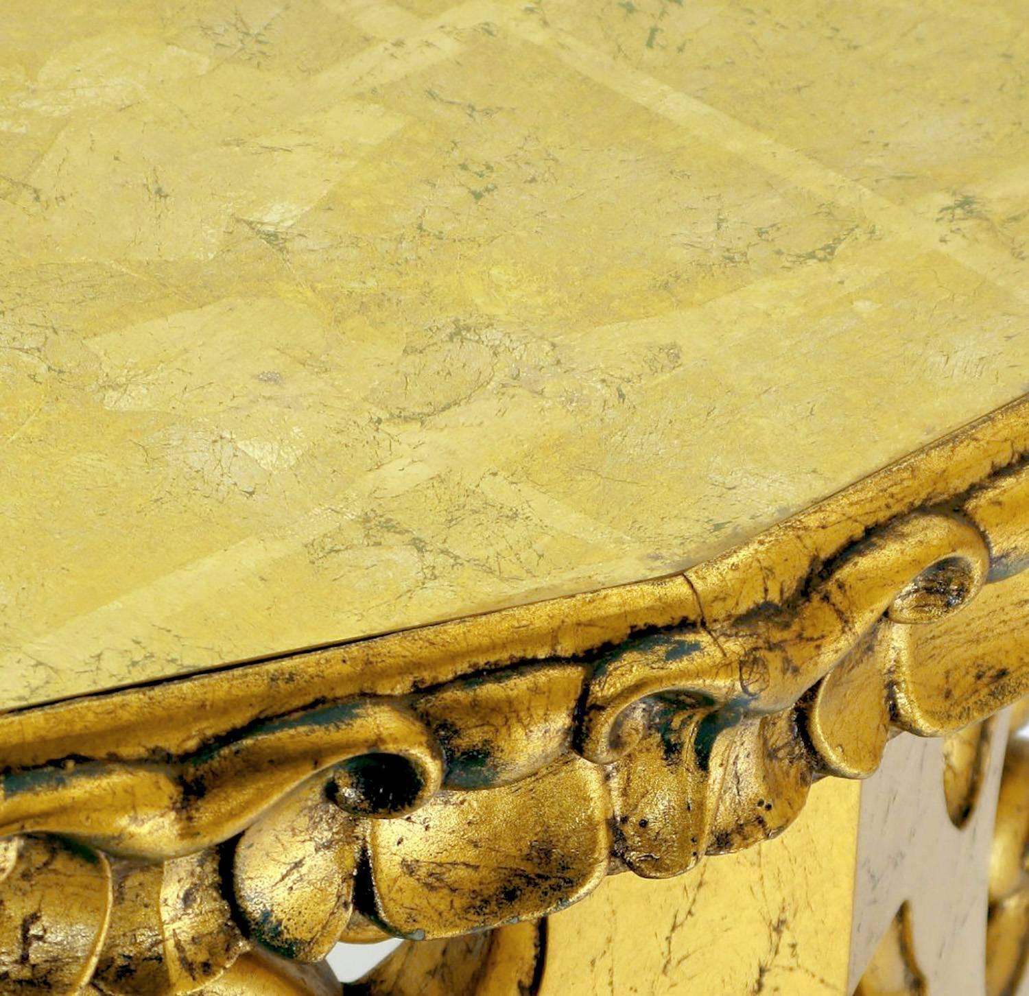 Italian Gilt Console Table with Églomisé Glass Top For Sale 1