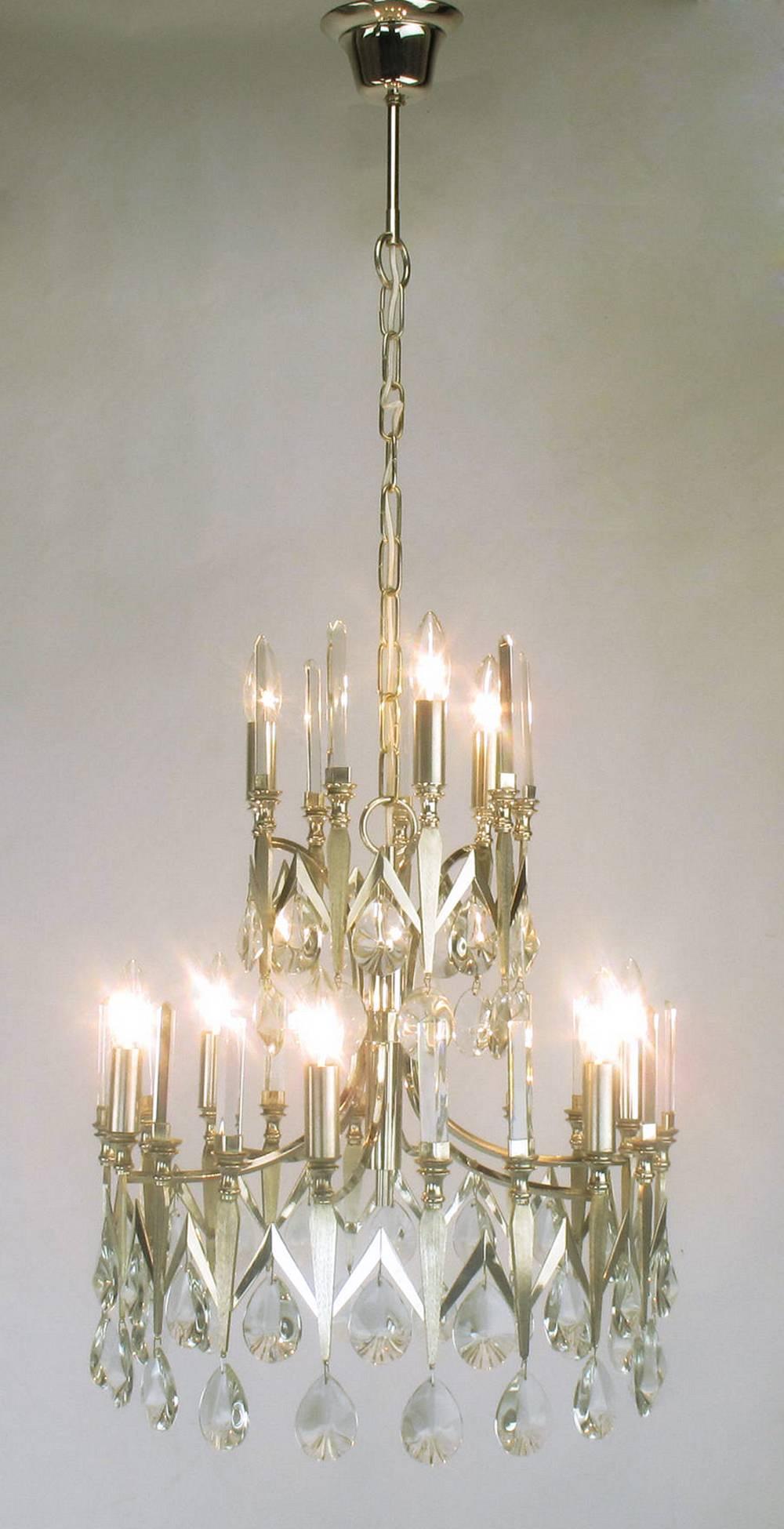 Raro lampadario a nove luci in argento e cristallo di importazione italiana Gaetano Sciolari in vendita 1
