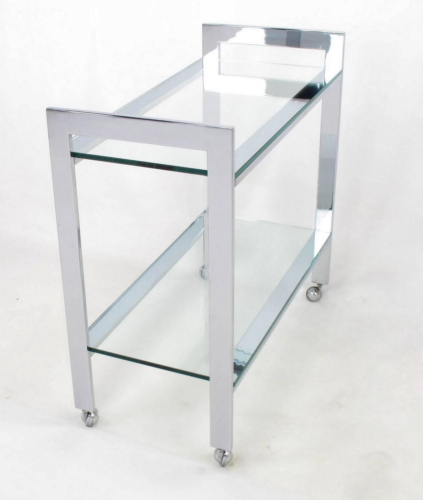 Chrome and Glass Two-Tier Bar or Tea Cart in the Manner of Milo Baughman In Excellent Condition In Chicago, IL