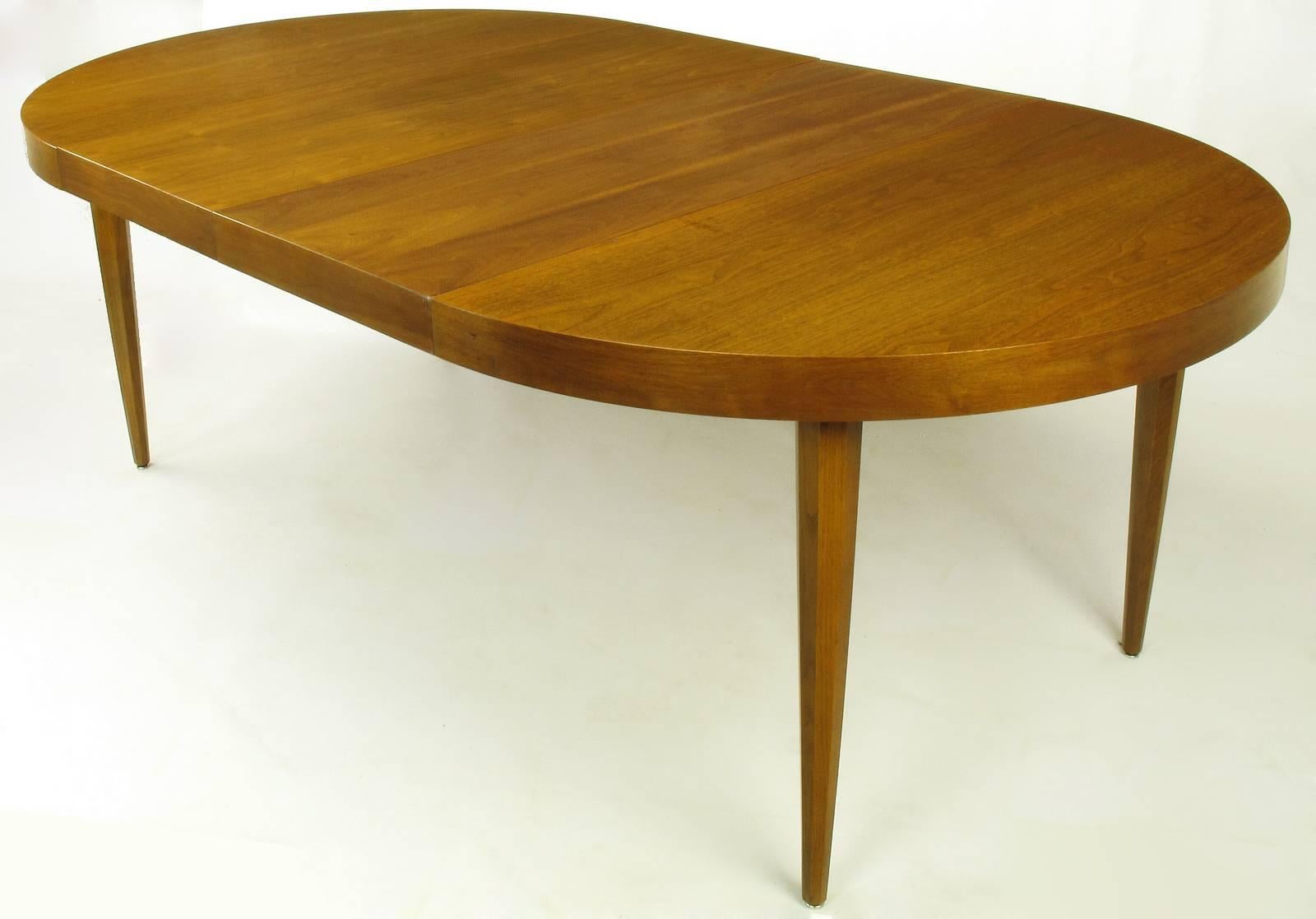 Mid-20th Century Sleek Modern Walnut Dining Table in the Style of T.H. Robsjohn-Gibbings