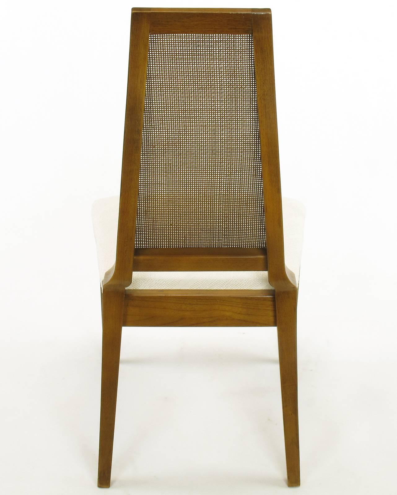 Chaises de salle à manger modernes et élégantes, vers les années 1950, en noyer et rotin en vente 3