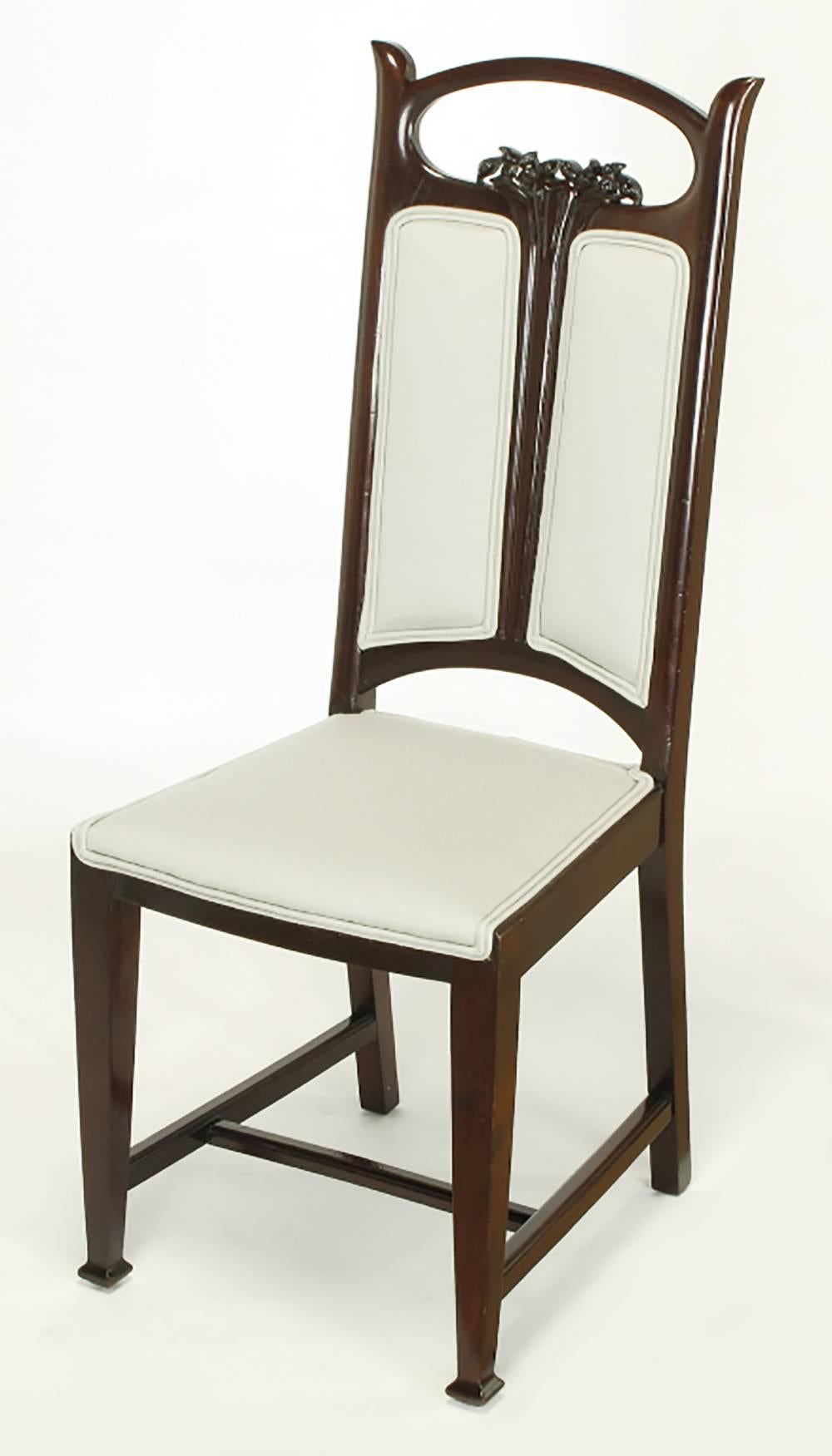 Pair of Art Nouveau Mahogany Side Chairs with Dove Grey Wool Upholstery In Good Condition For Sale In Chicago, IL