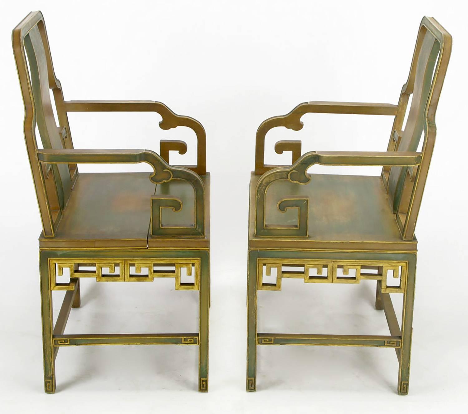 Handbemalte Chinoiserie-Sessel von Gump aus den 1940er Jahren im Zustand „Gut“ im Angebot in Chicago, IL