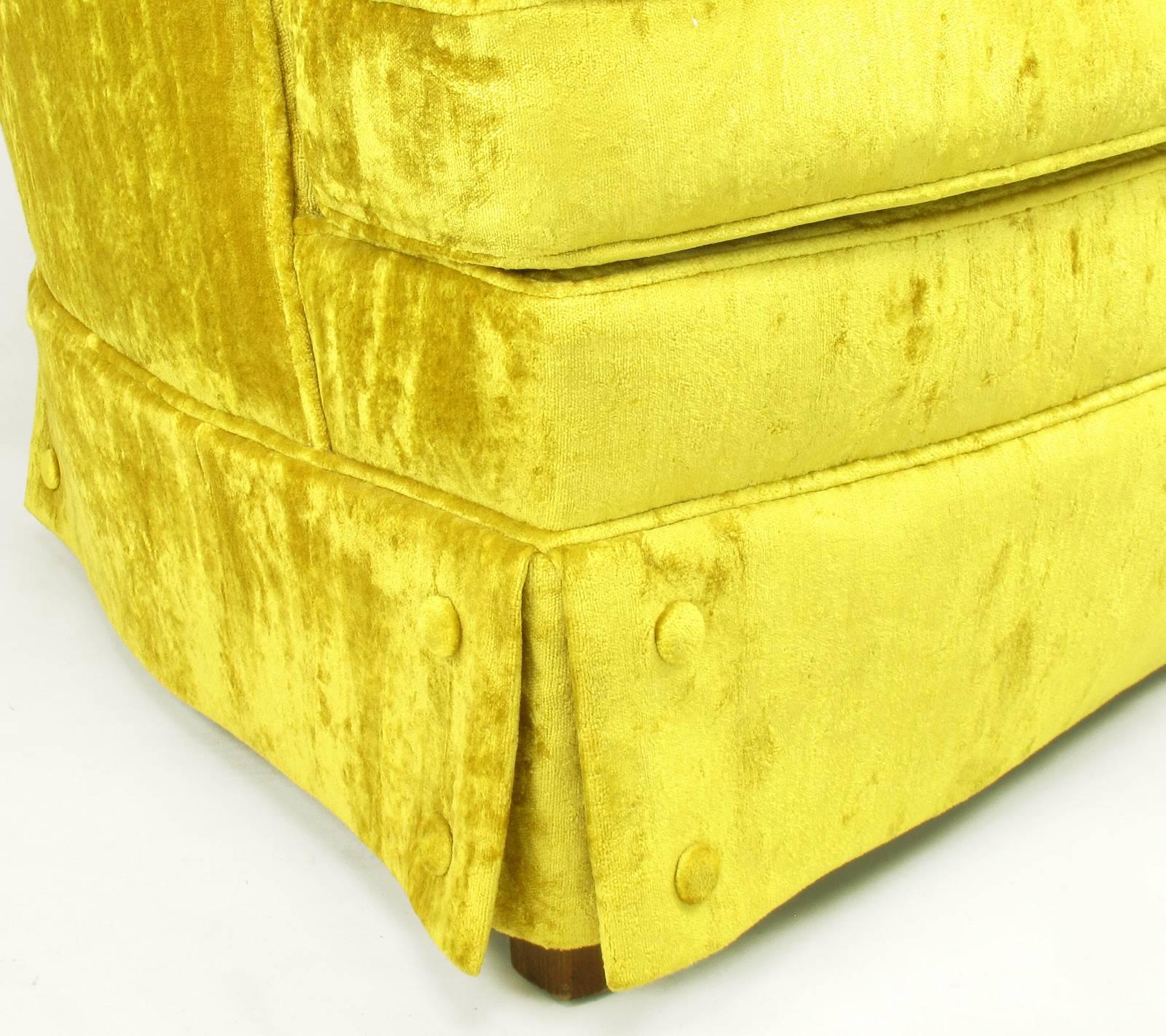 Tall Back Sinuous Lounge Chairs in Gold Crushed Velvet, circa 1960s In Excellent Condition For Sale In Chicago, IL