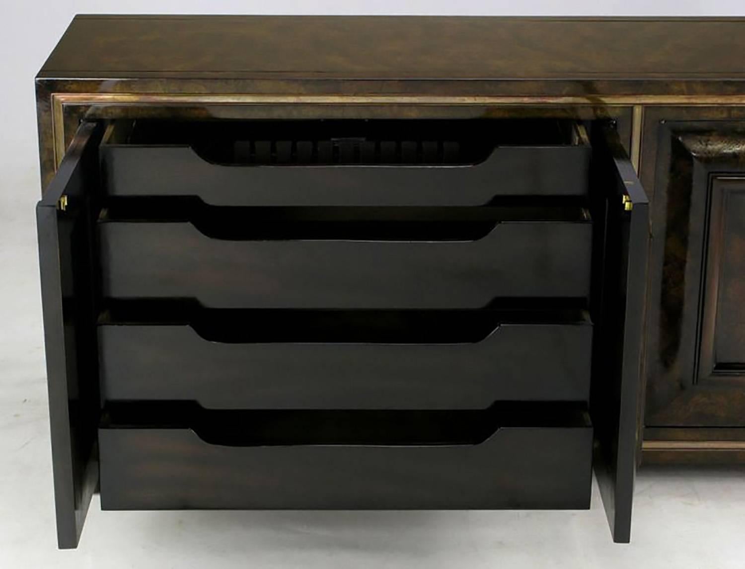 Mid-20th Century Elegant Burled Amboyna and Brass Sideboard by Mastercraft For Sale