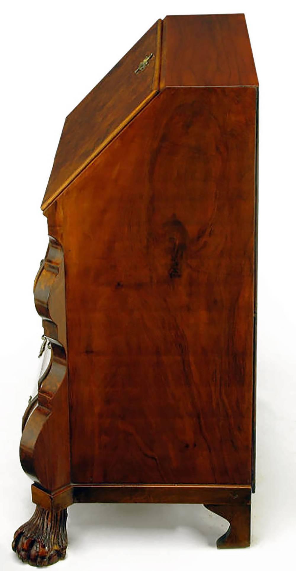 Neorococò Secretaire olandese in stile rococò con bombe in legno di noce in vendita