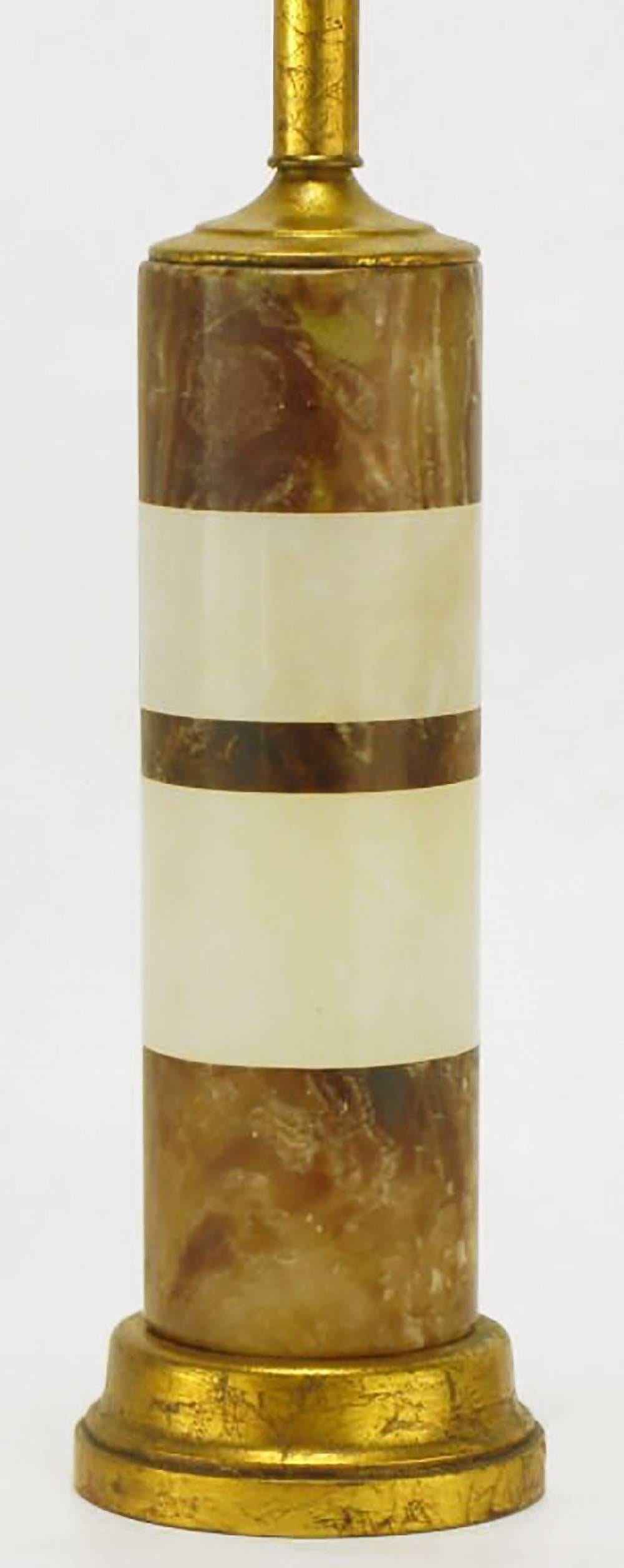 Lampe de bureau cylindrique à sections en marbre et onyx d'après Hansen Bon état - En vente à Chicago, IL