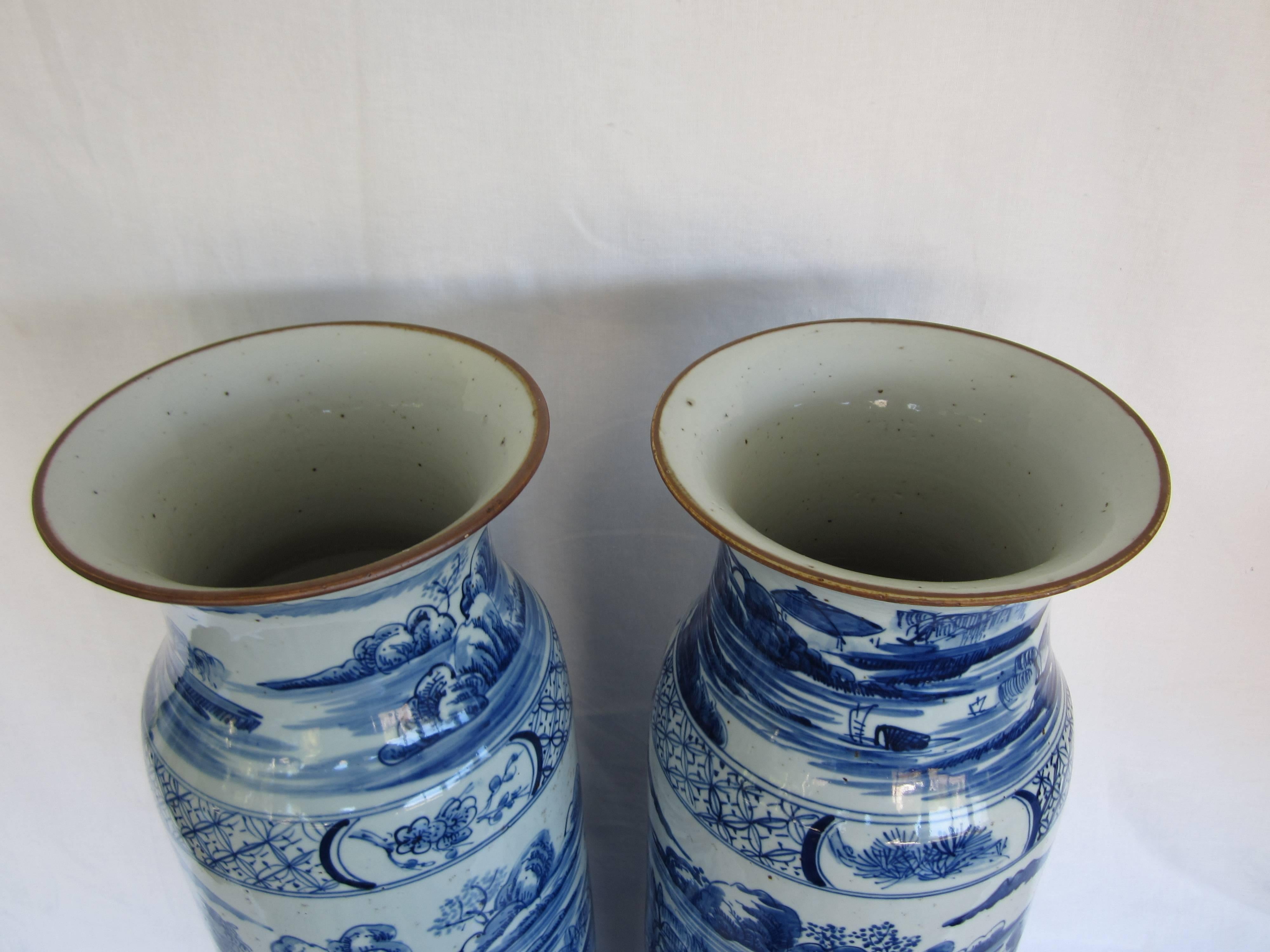 Large Pair of Chinese Blue and White Vases In Excellent Condition In East Hampton, NY