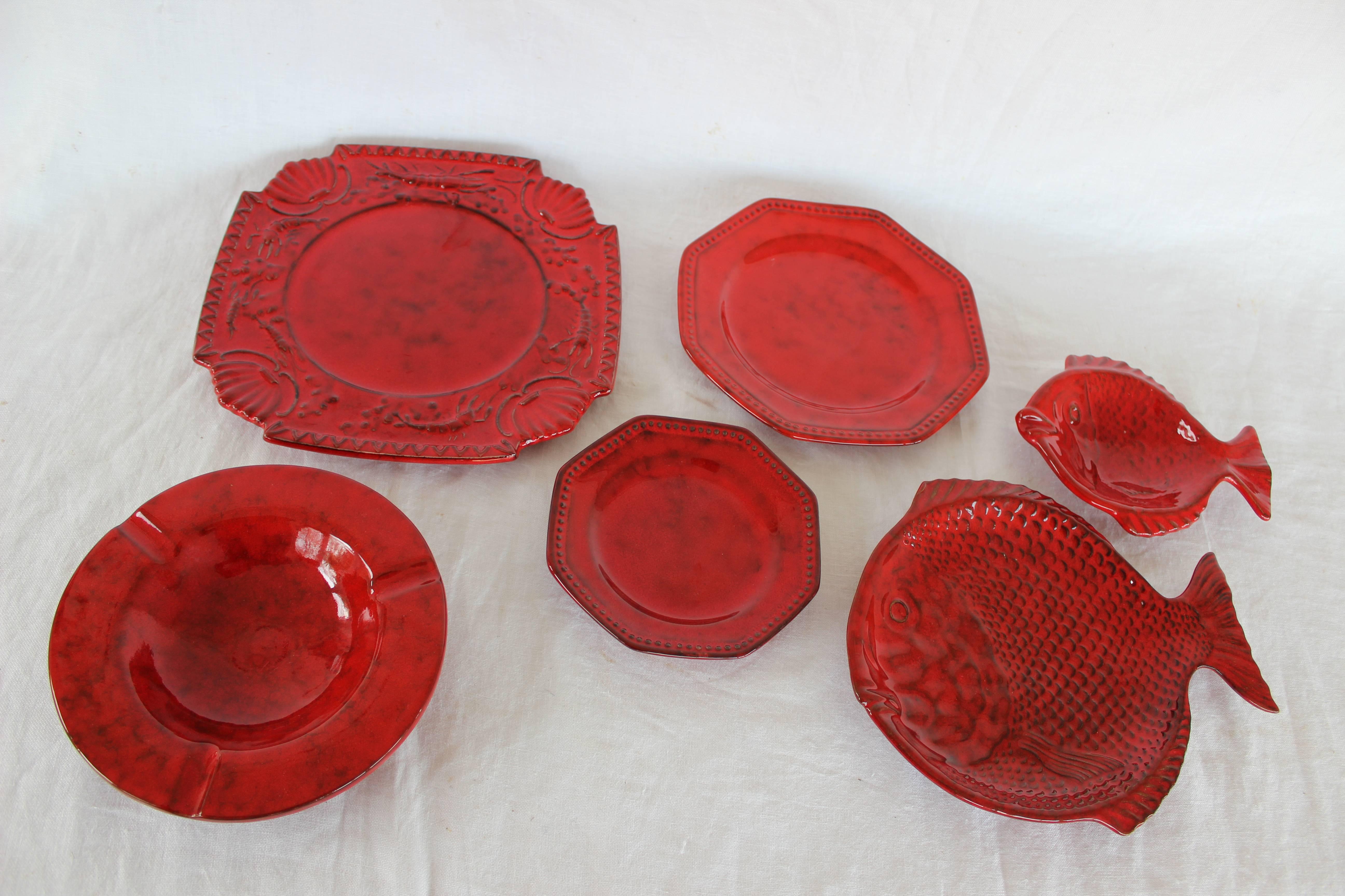 Large 63-piece Italian red glazed ceramic dinner set.

The set consists of:
One large crab bowl 18.5