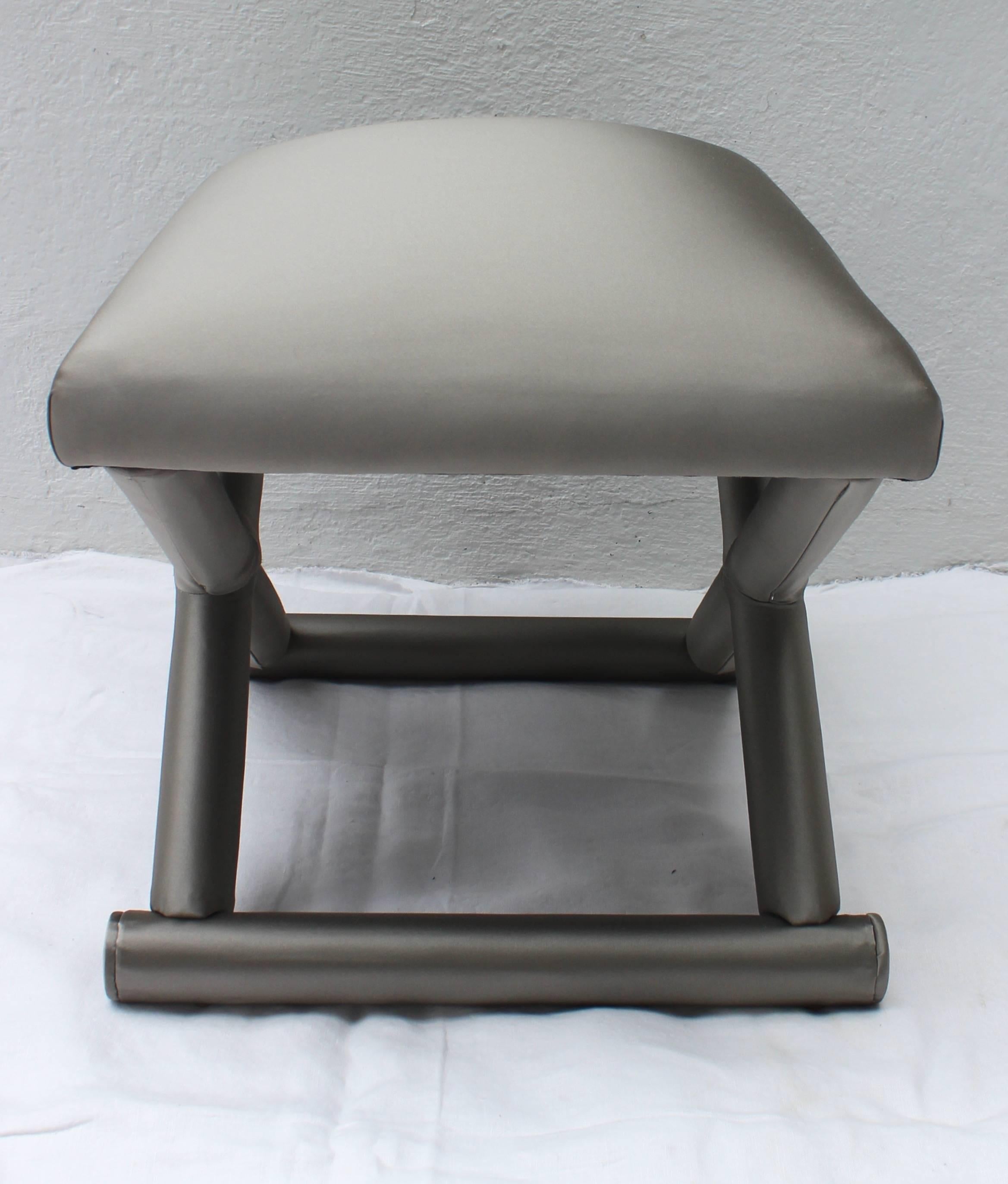 X-Form Upholstered Bench In Excellent Condition For Sale In East Hampton, NY