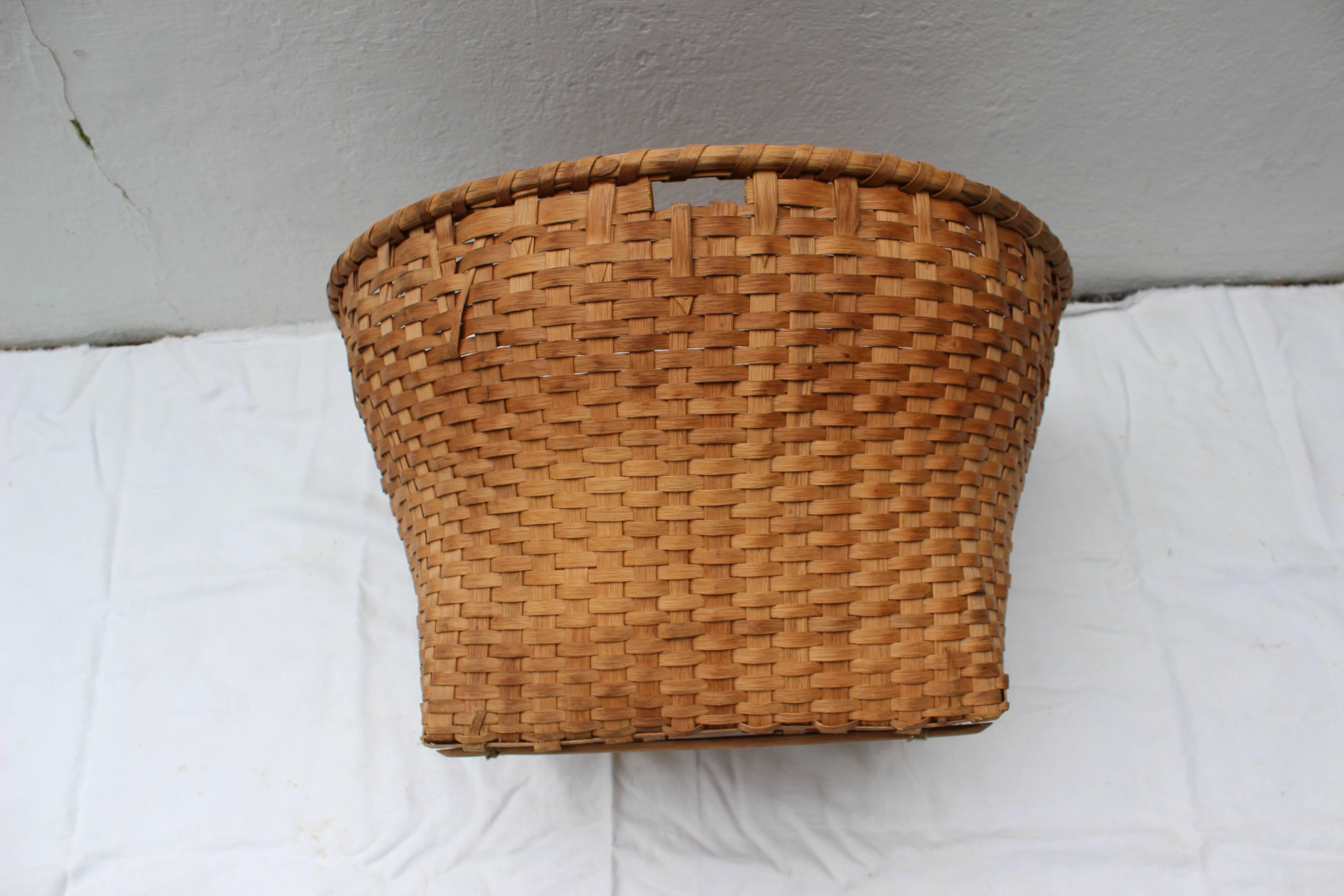 Large 19th Century Basket In Excellent Condition In East Hampton, NY