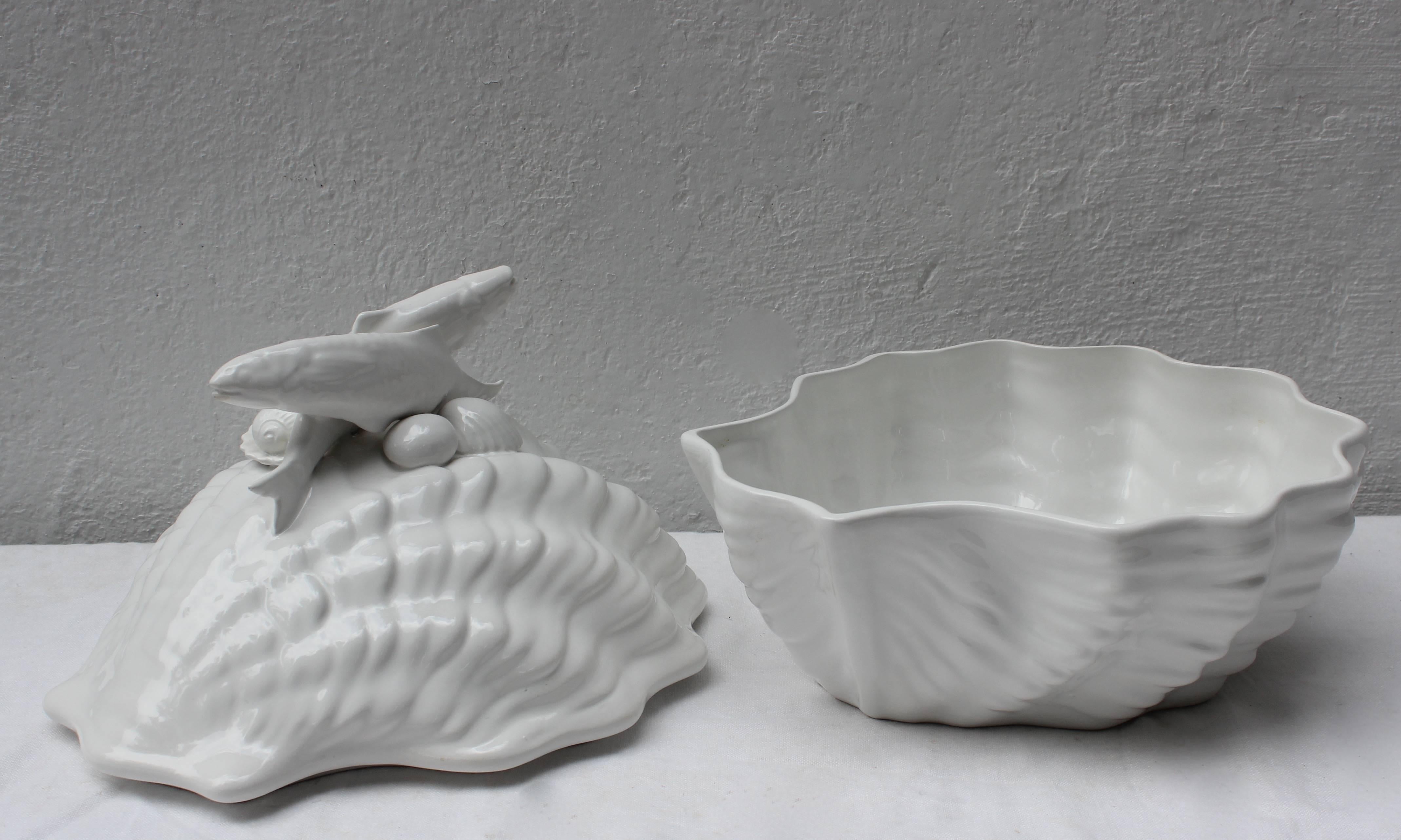 Italian Shell Tureen In Excellent Condition In East Hampton, NY