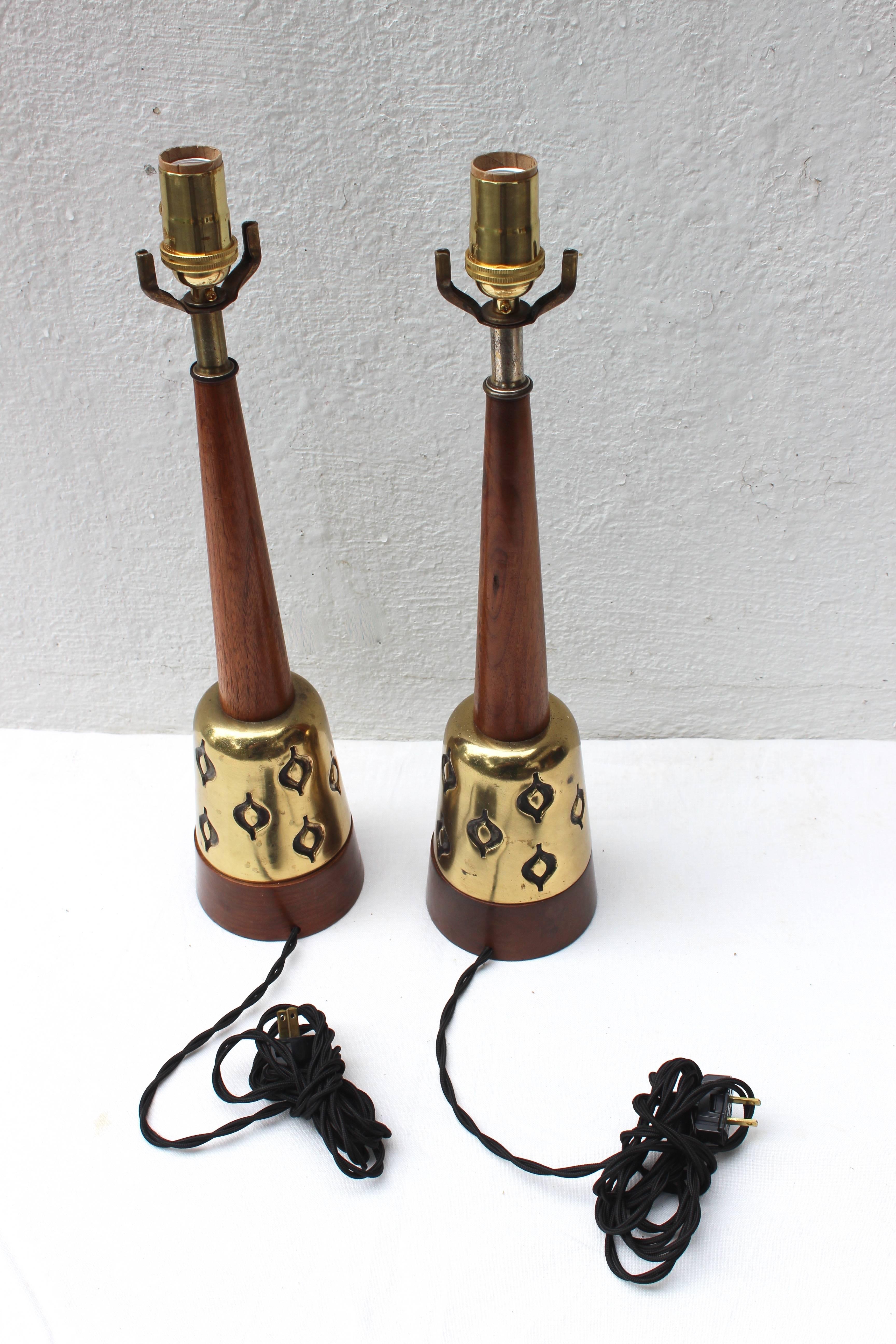 Mid-20th Century Pair of Tony Paul Brass and Walnut Lamps